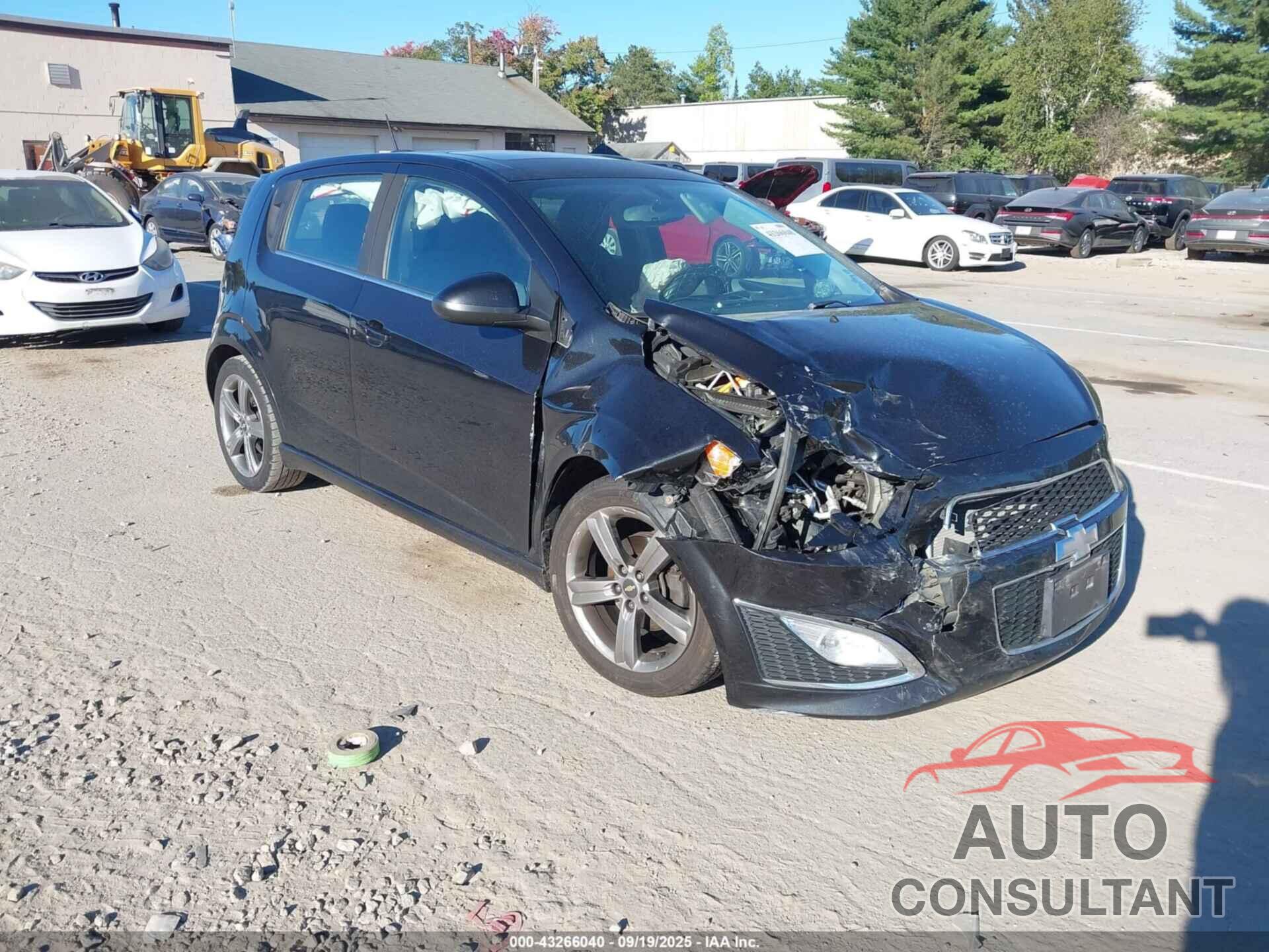 CHEVROLET SONIC 2015 - 1G1JG6SB3F4215545