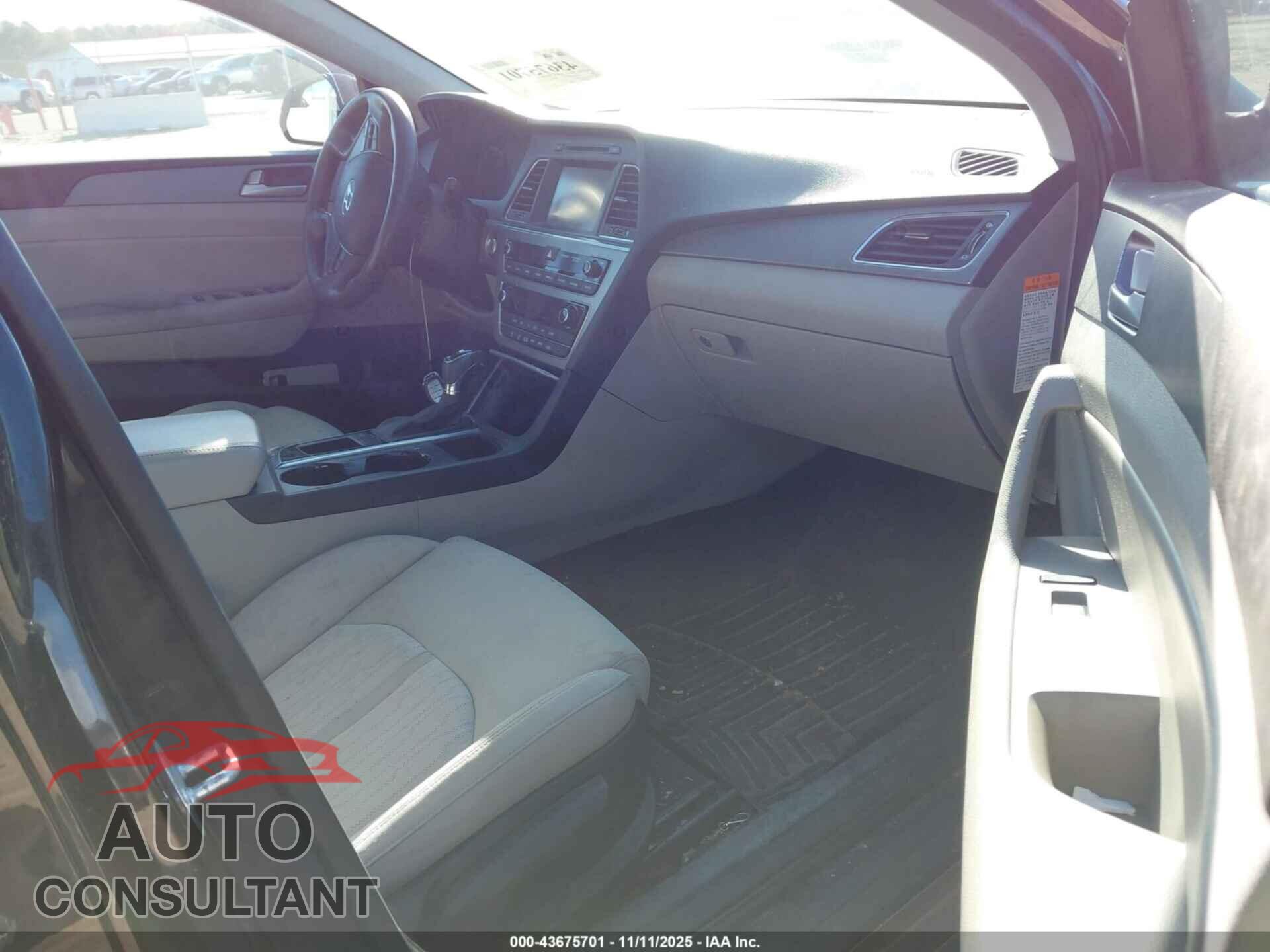 HYUNDAI SONATA HYBRID 2017 - KMHE24L17HA043439