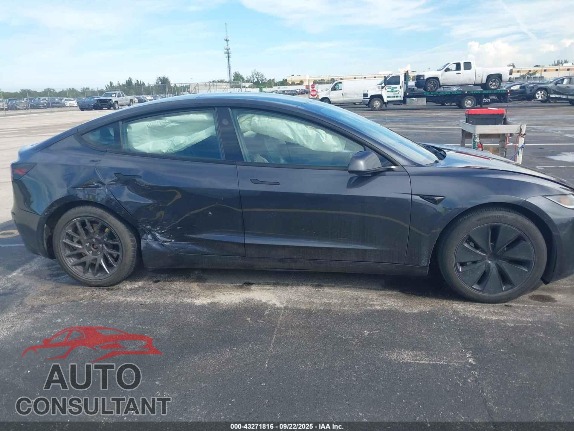 TESLA MODEL 3 2024 - 5YJ3E1EA1RF742864