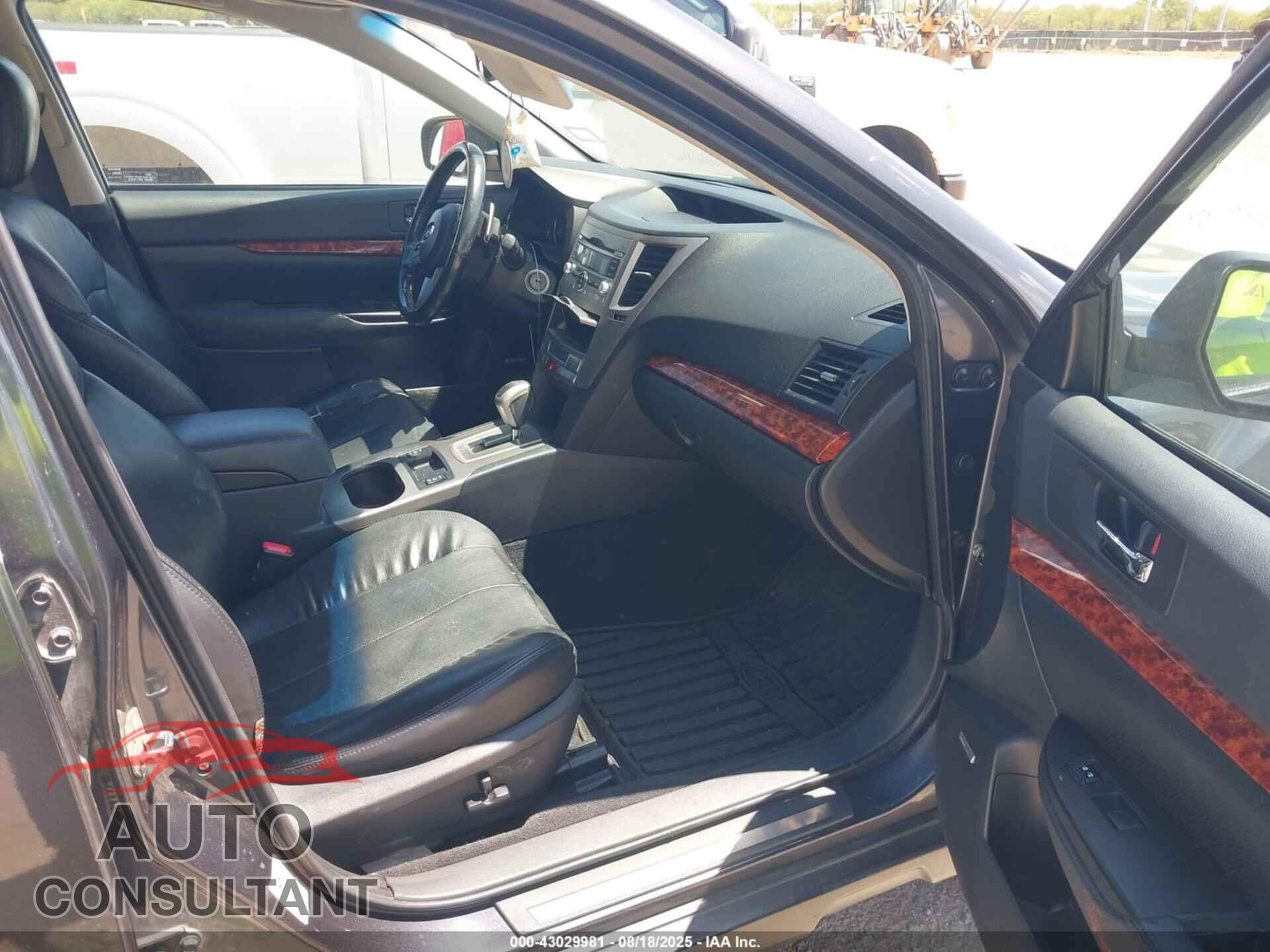 SUBARU OUTBACK 2011 - 4S4BRBKC8B3376881