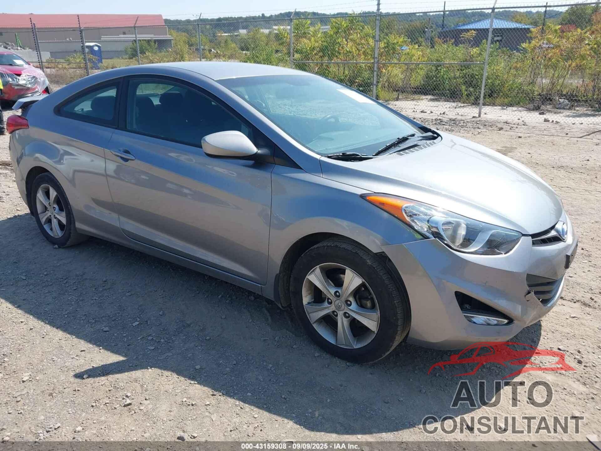 HYUNDAI ELANTRA 2013 - KMHDH6AE9DUO11984