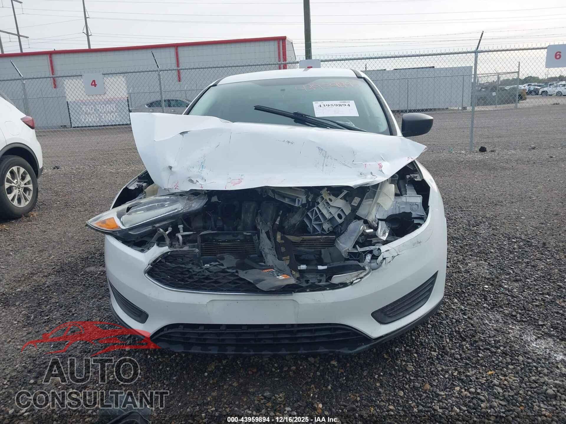 FORD FOCUS 2017 - 1FADP3E28HL301933