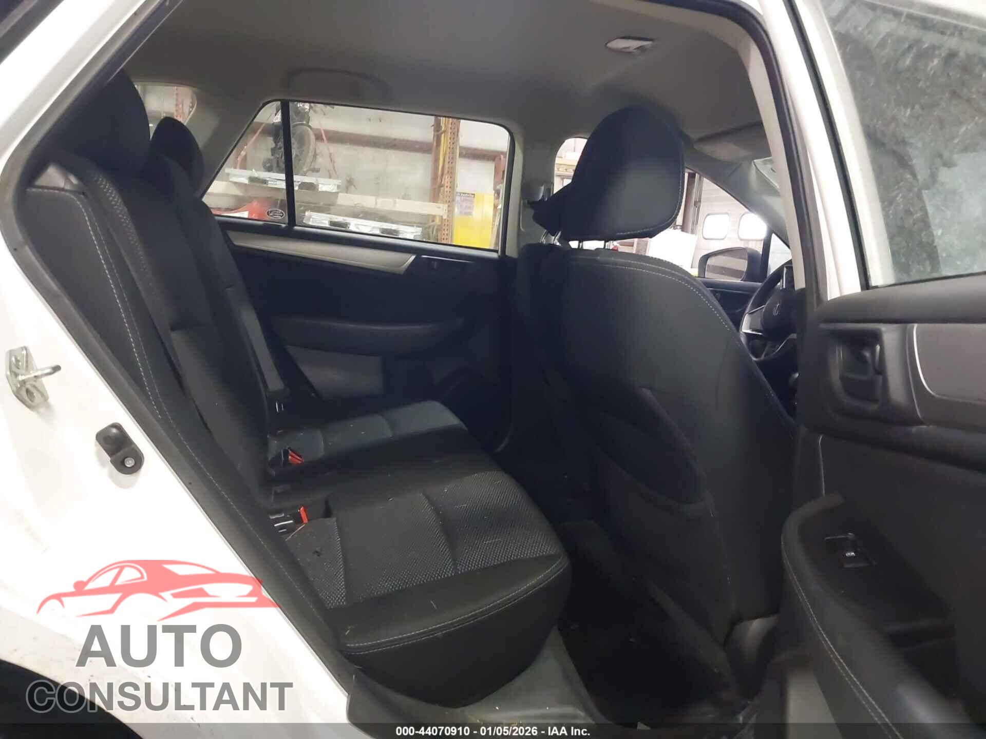 SUBARU OUTBACK 2018 - 4S4BSAAC5J3389053