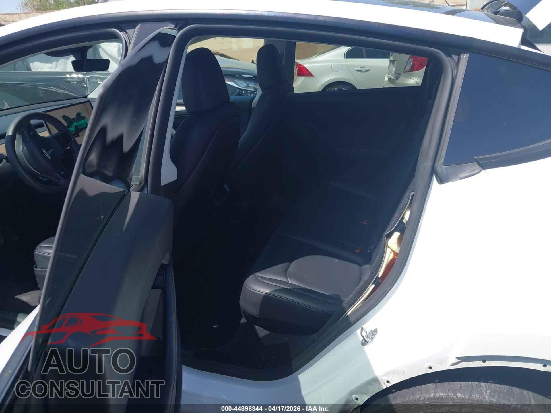 TESLA MODEL Y 2024 - 7SAYGDED8RF109082