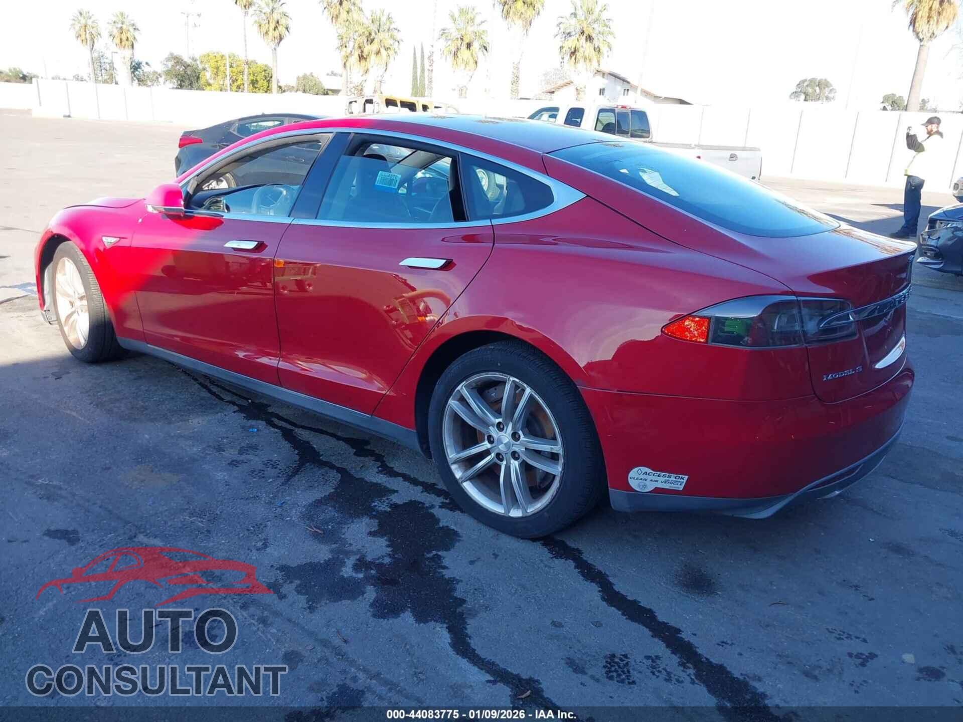 TESLA MODEL S 2013 - 5YJSA1AC3DFP10926