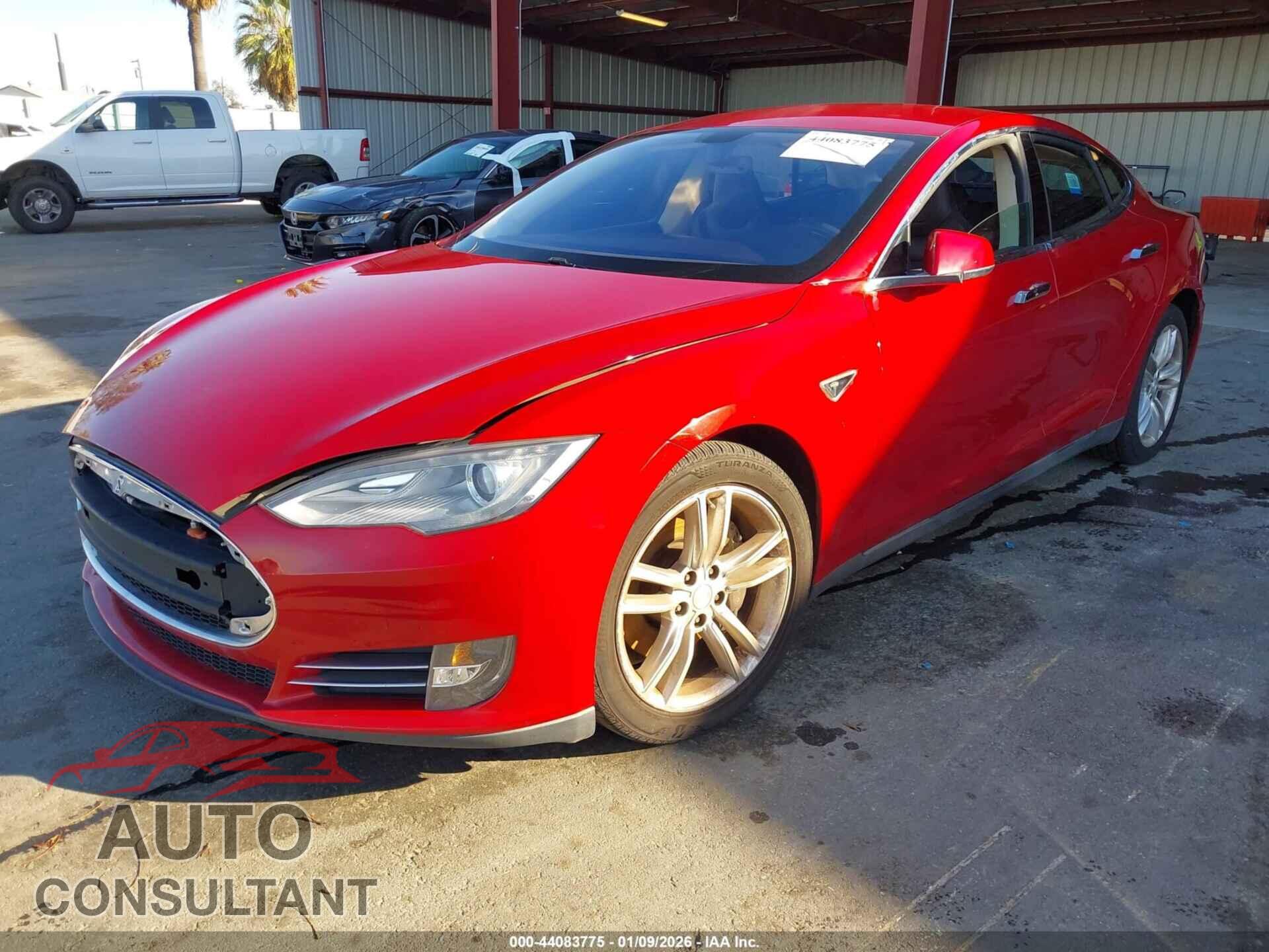 TESLA MODEL S 2013 - 5YJSA1AC3DFP10926