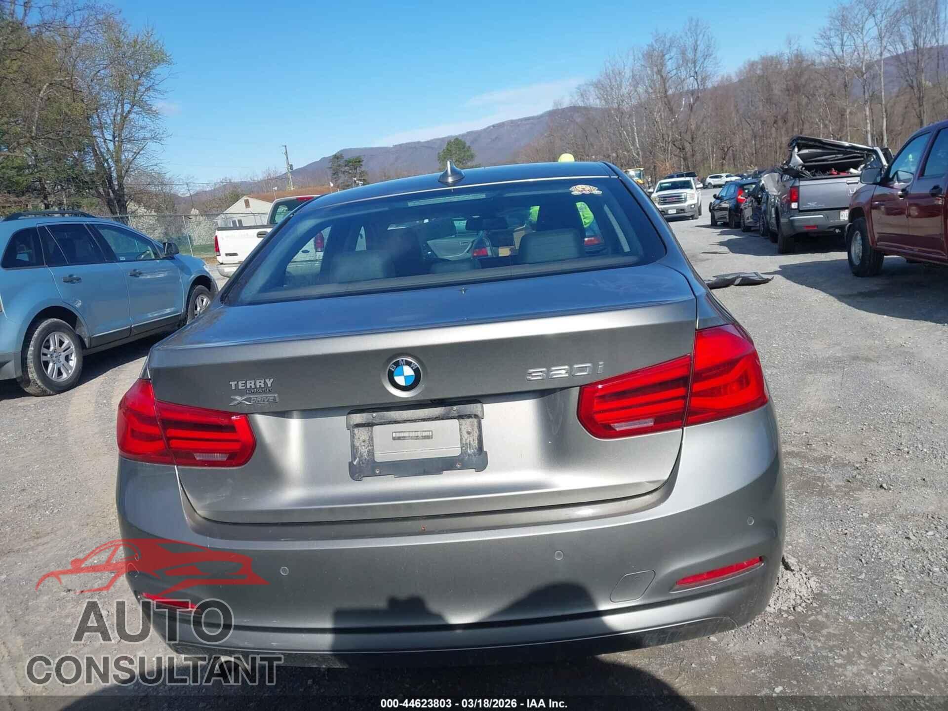 BMW 320I 2016 - WBA8E5G59GNT40177