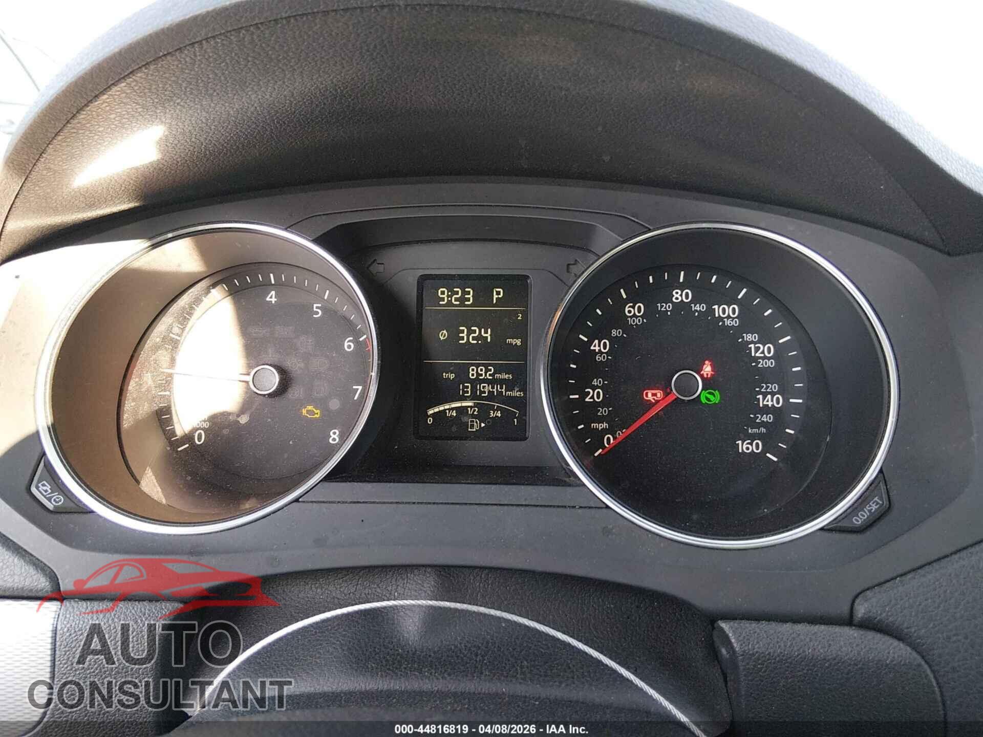 VOLKSWAGEN JETTA 2017 - 3VW2B7AJ5HM231789
