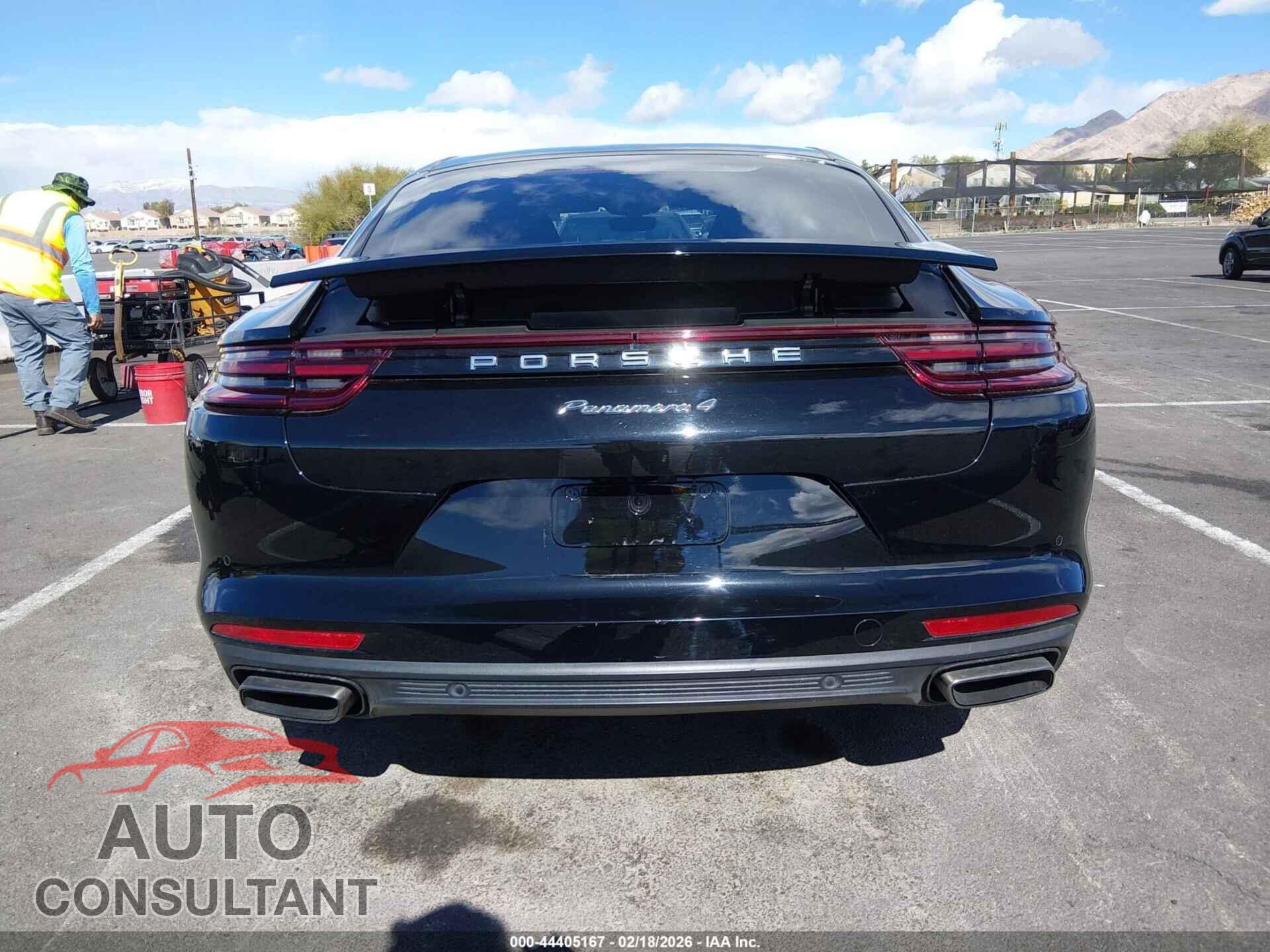 PORSCHE PANAMERA 2018 - WP0AA2A79JL102017