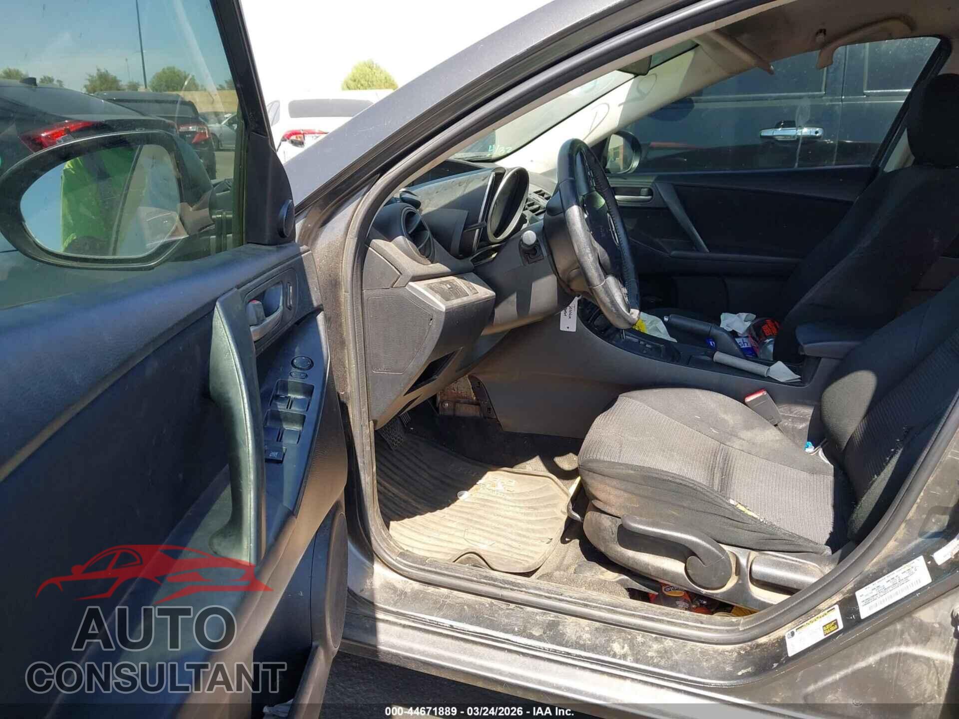 MAZDA MAZDA3 2012 - JM1BL1V89C1663117