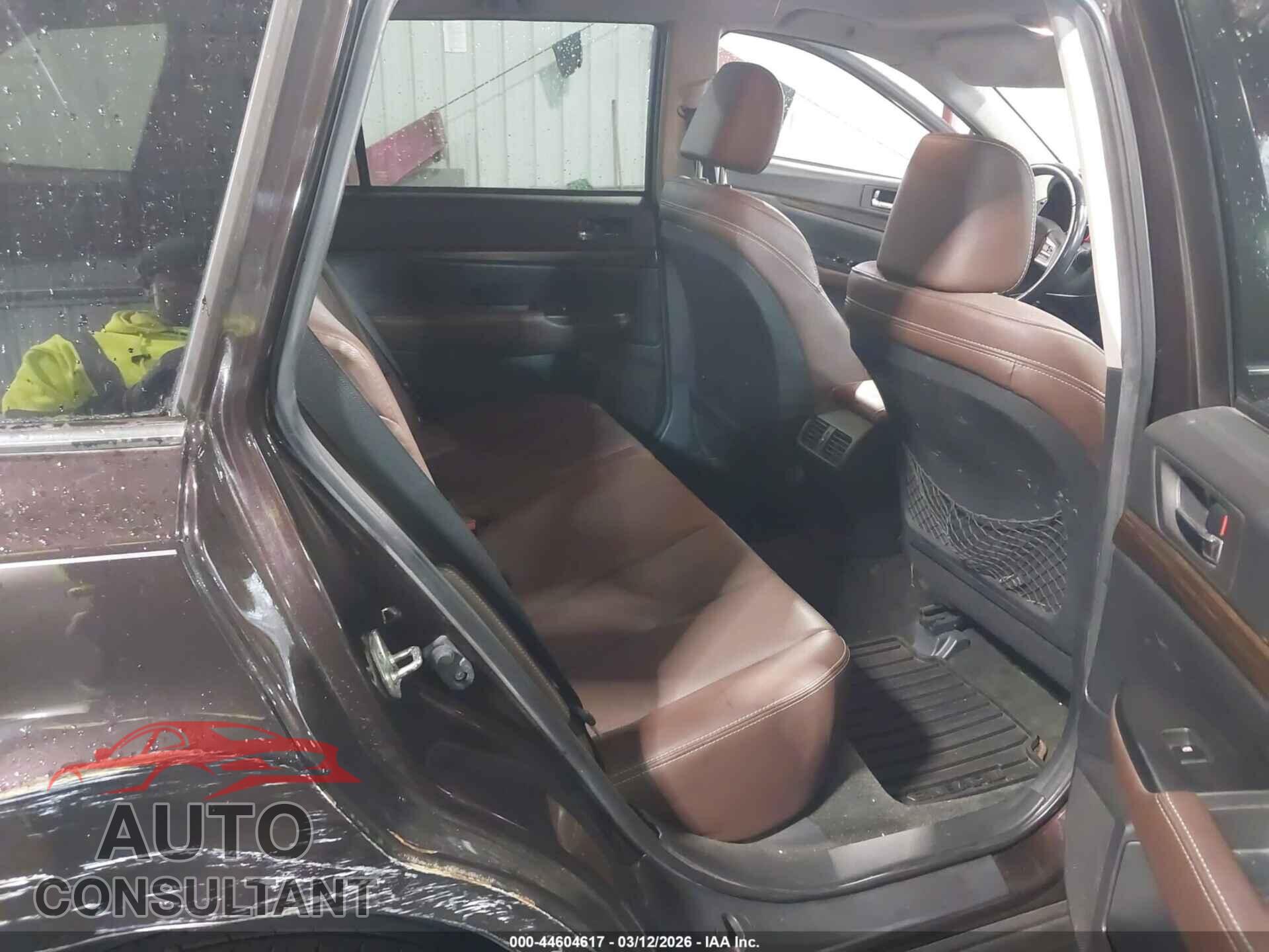 SUBARU OUTBACK 2013 - 4S4BRCSC6D3240077