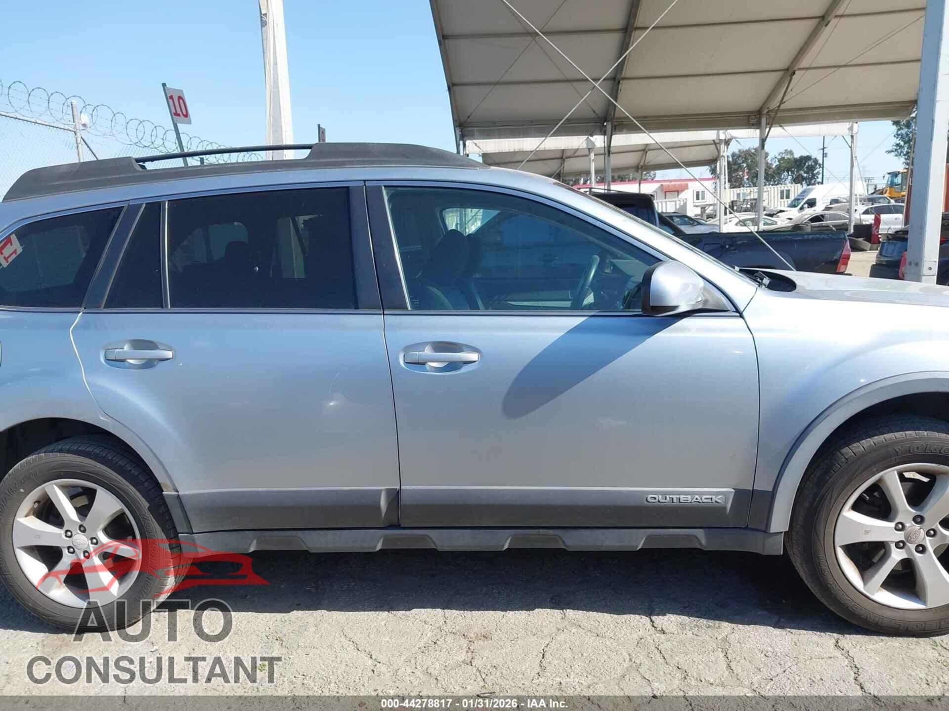 SUBARU OUTBACK 2013 - 4S4BRBCC9D3292425
