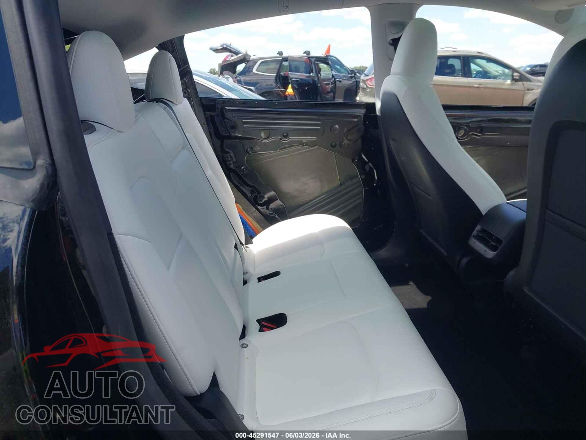 TESLA MODEL Y 2024 - 7SAYGDEE0RA245017