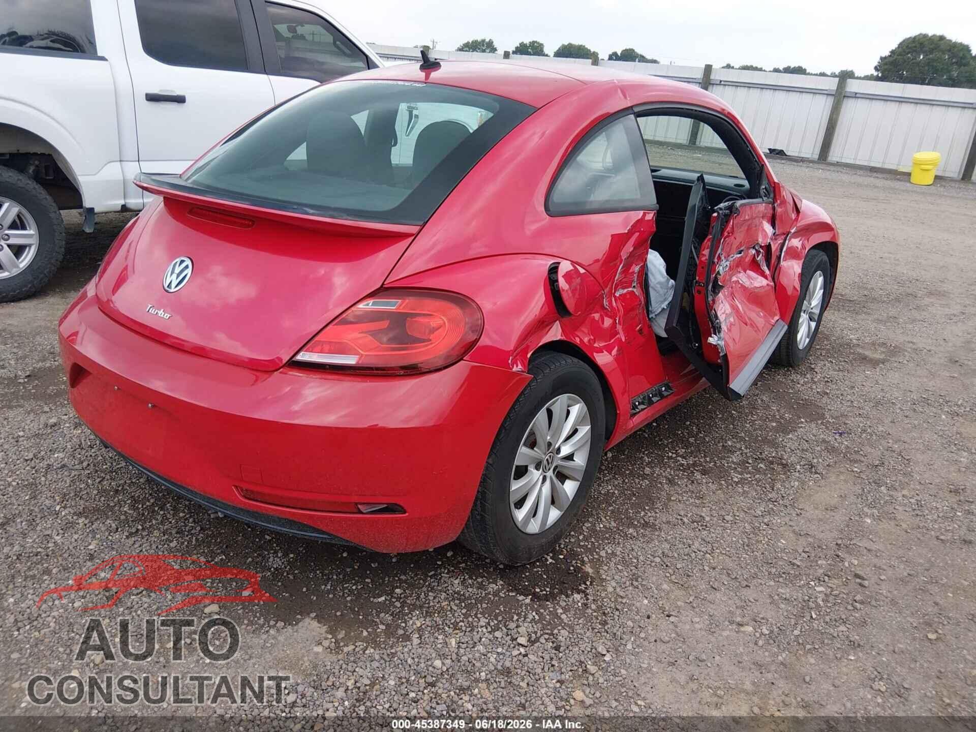 VOLKSWAGEN BEETLE 2017 - 3VWF17AT4HM610935