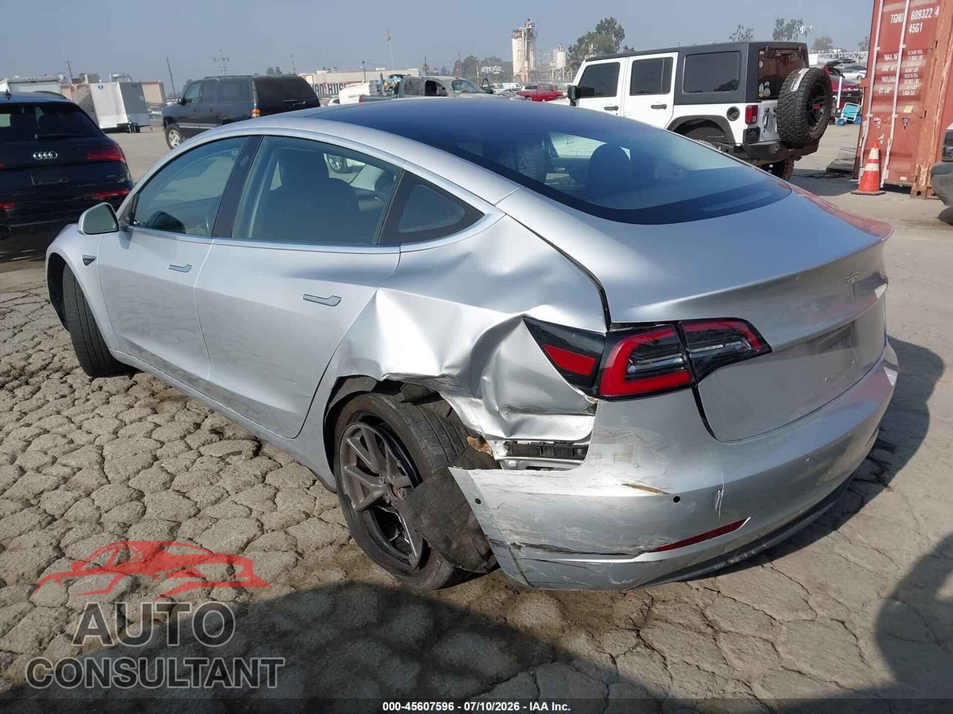 TESLA MODEL 3 2018 - 5YJ3E1EAXJF044015