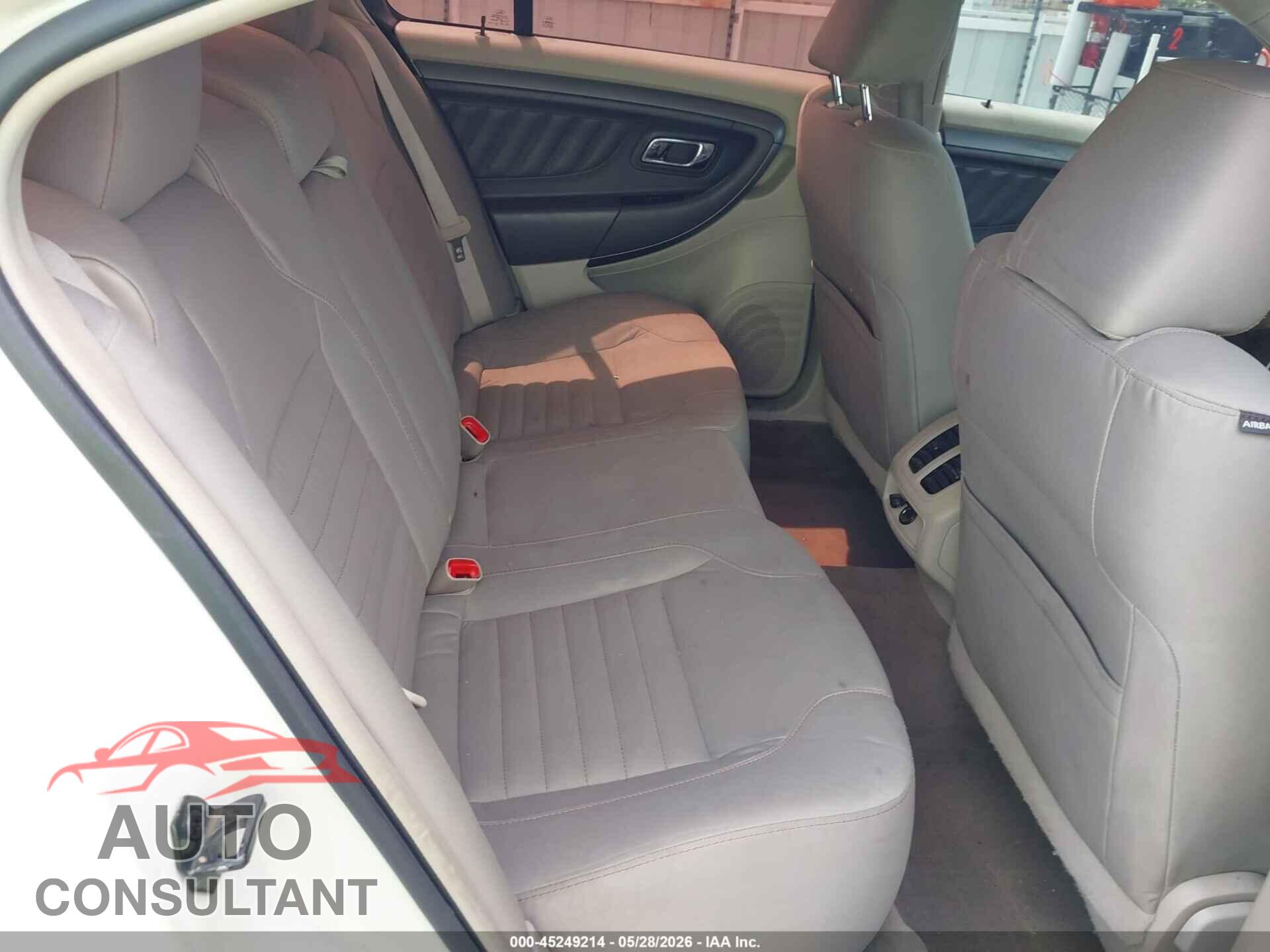 FORD TAURUS 2011 - 1FAHP2DW1BG190190