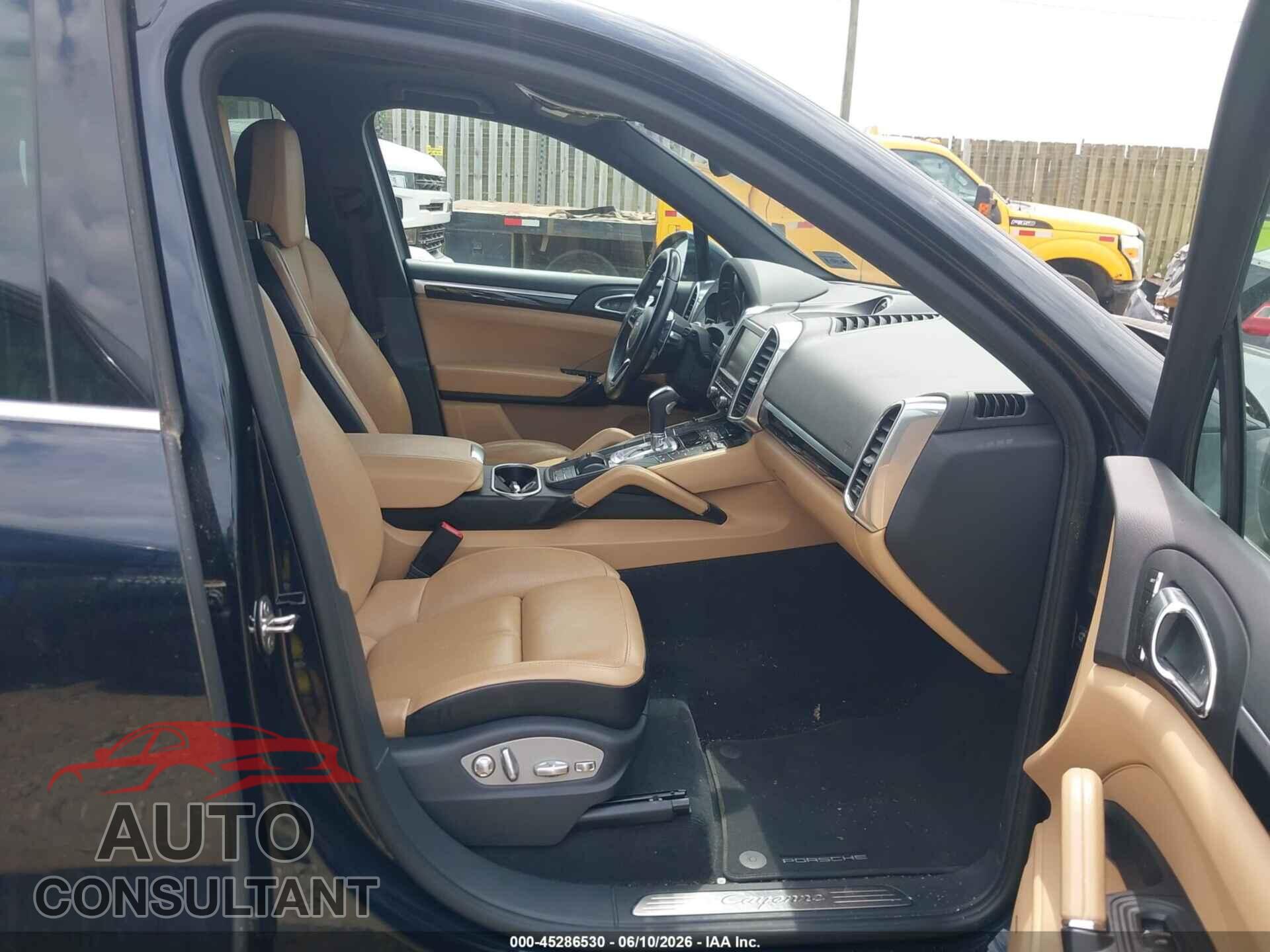 PORSCHE CAYENNE 2015 - WP1AF2A24FLA42370