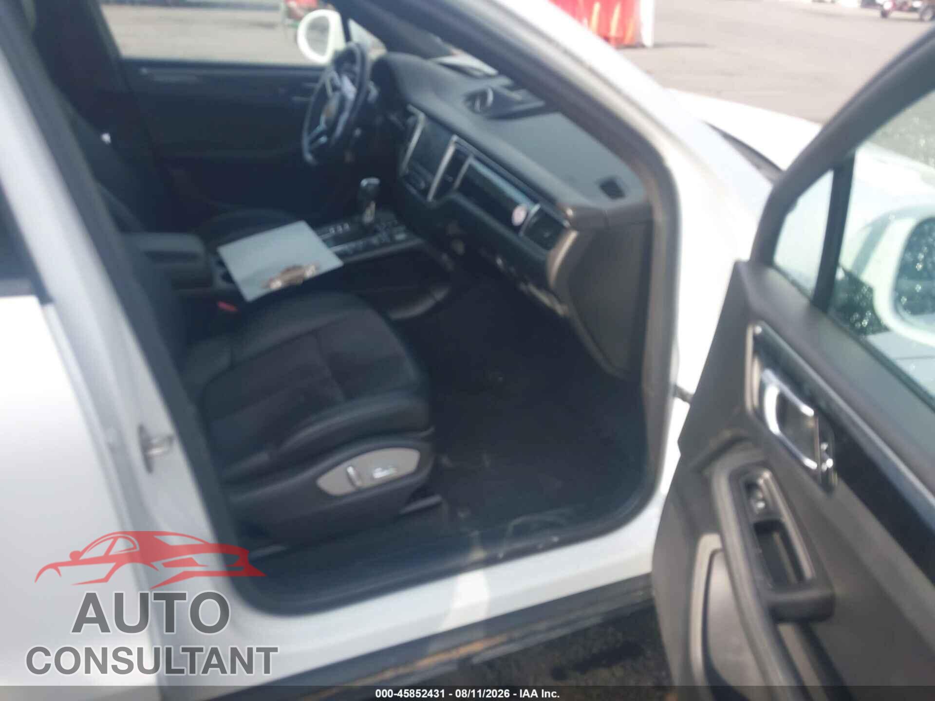 PORSCHE MACAN 2018 - WP1AA2A59JLB01575