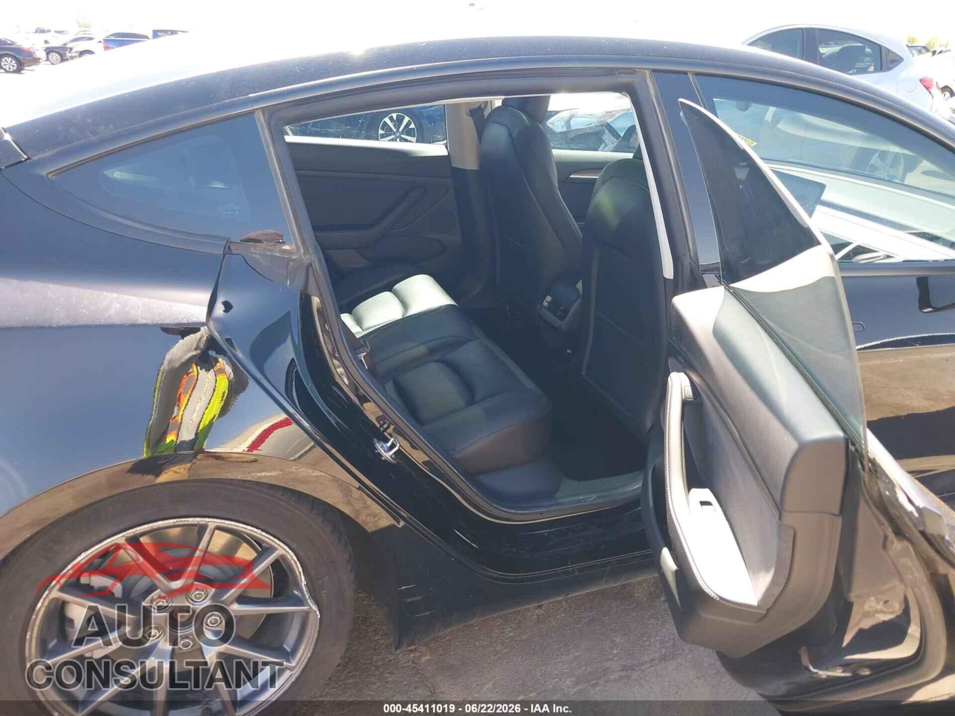 TESLA MODEL 3 2021 - 5YJ3E1EAXMF062115