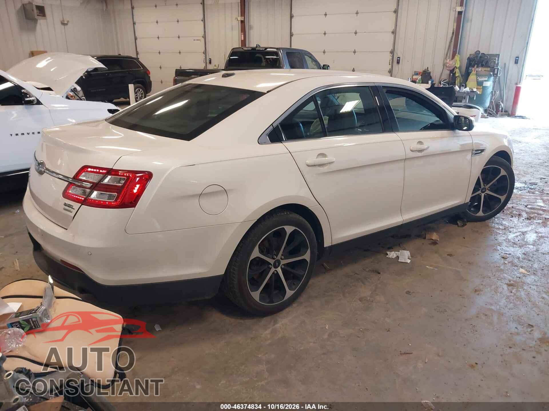 FORD TAURUS 2015 - 1FAHP2E95FG161130