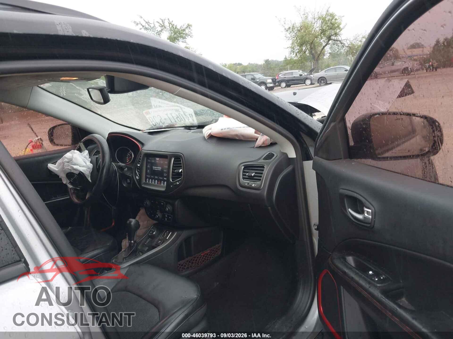 JEEP COMPASS 2018 - 3C4NJDDB9JT451003