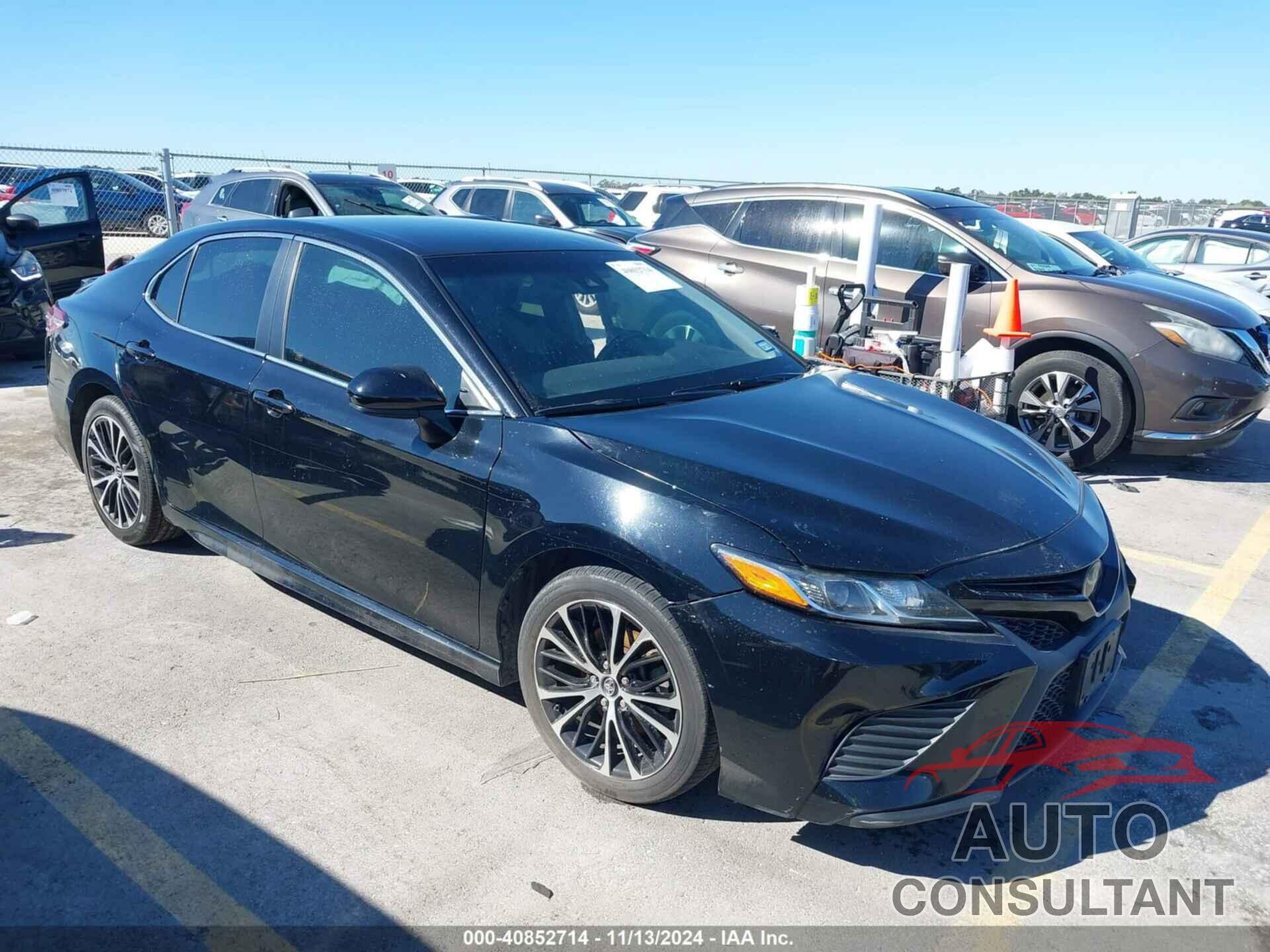 TOYOTA CAMRY 2018 - 4T1B11HK0JU554971
