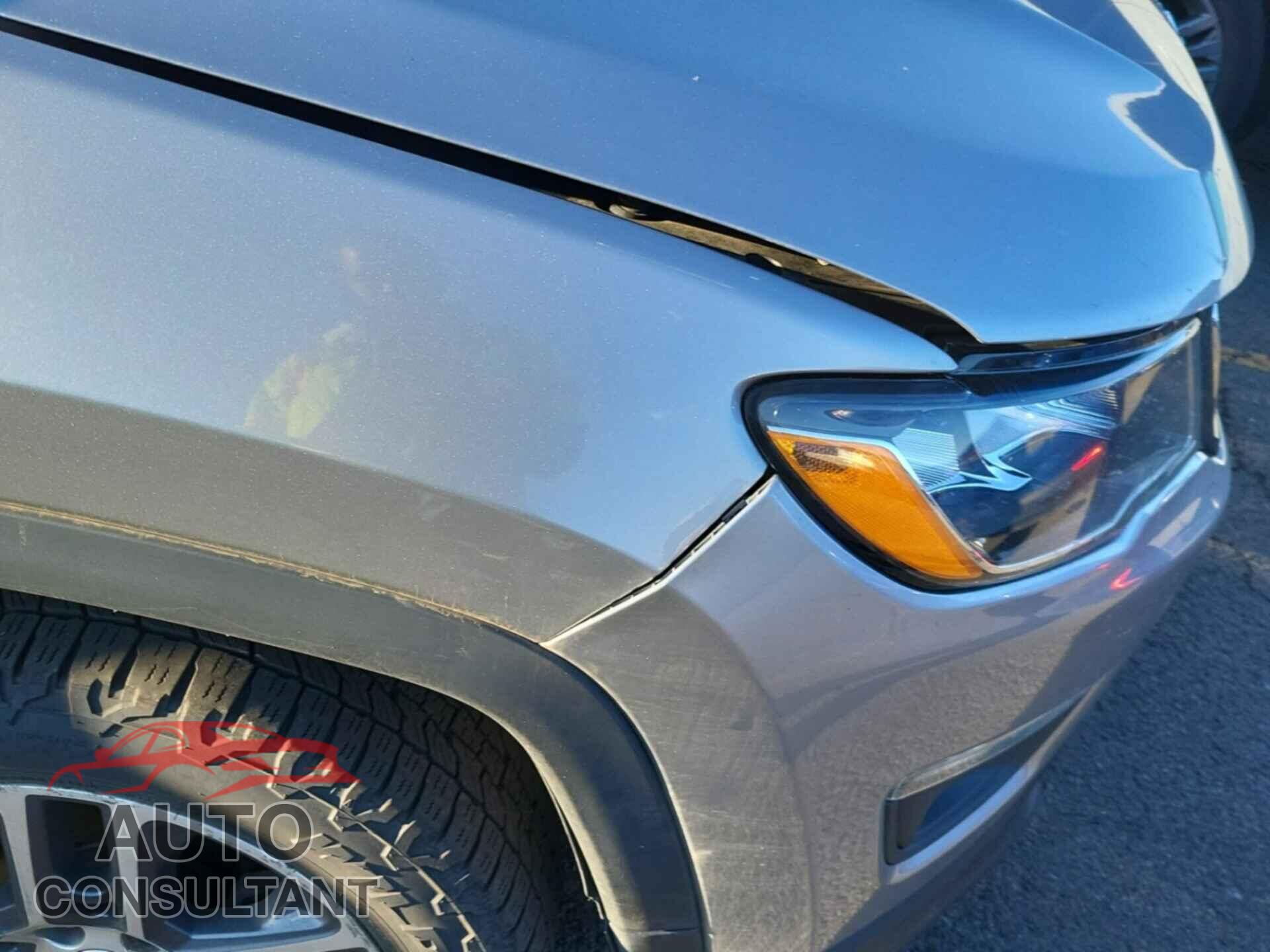 JEEP COMPASS 2018 - 3C4NJDBB8JT262829