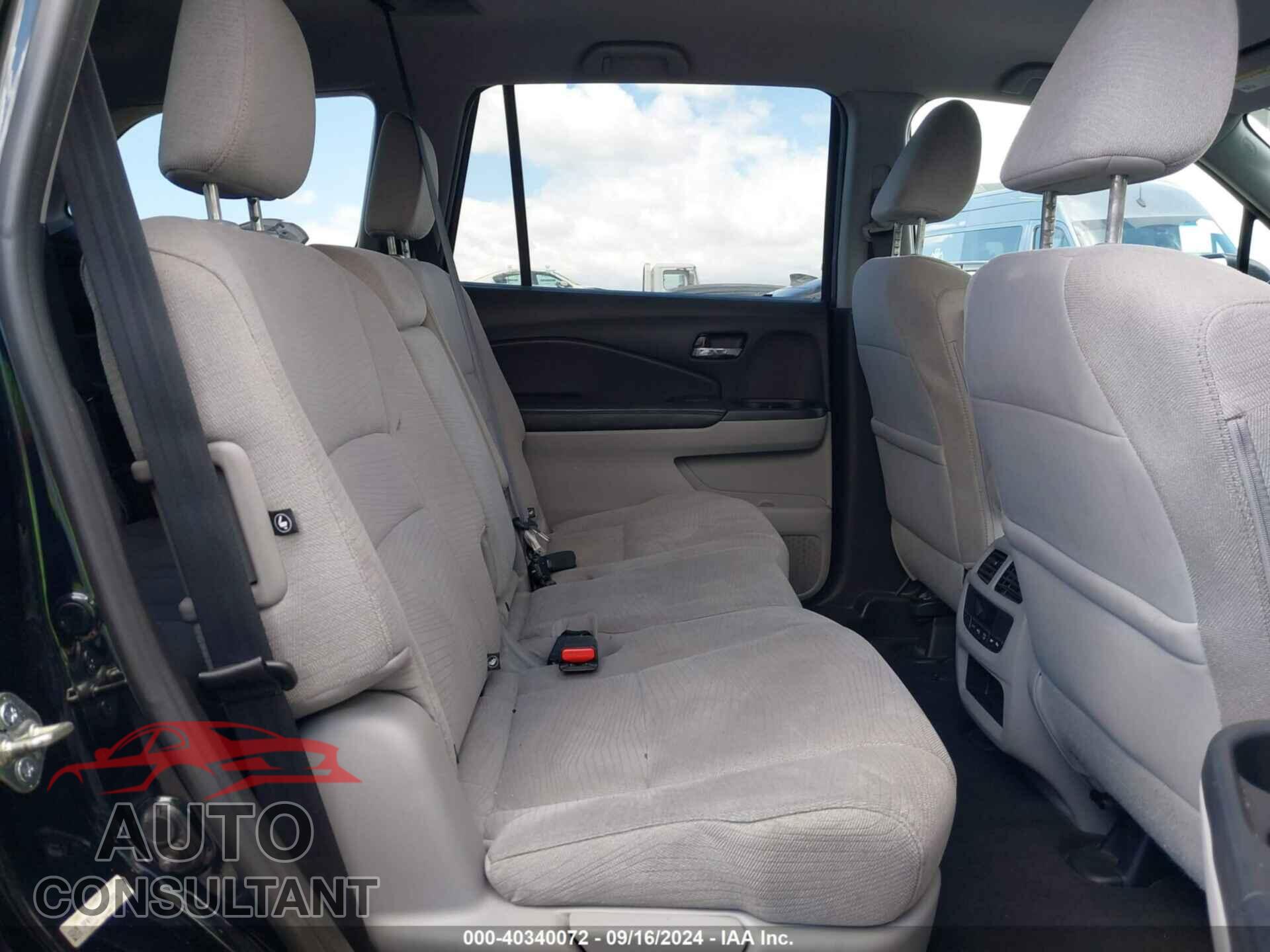 HONDA PILOT 2016 - 5FNYF6H3XGB100900