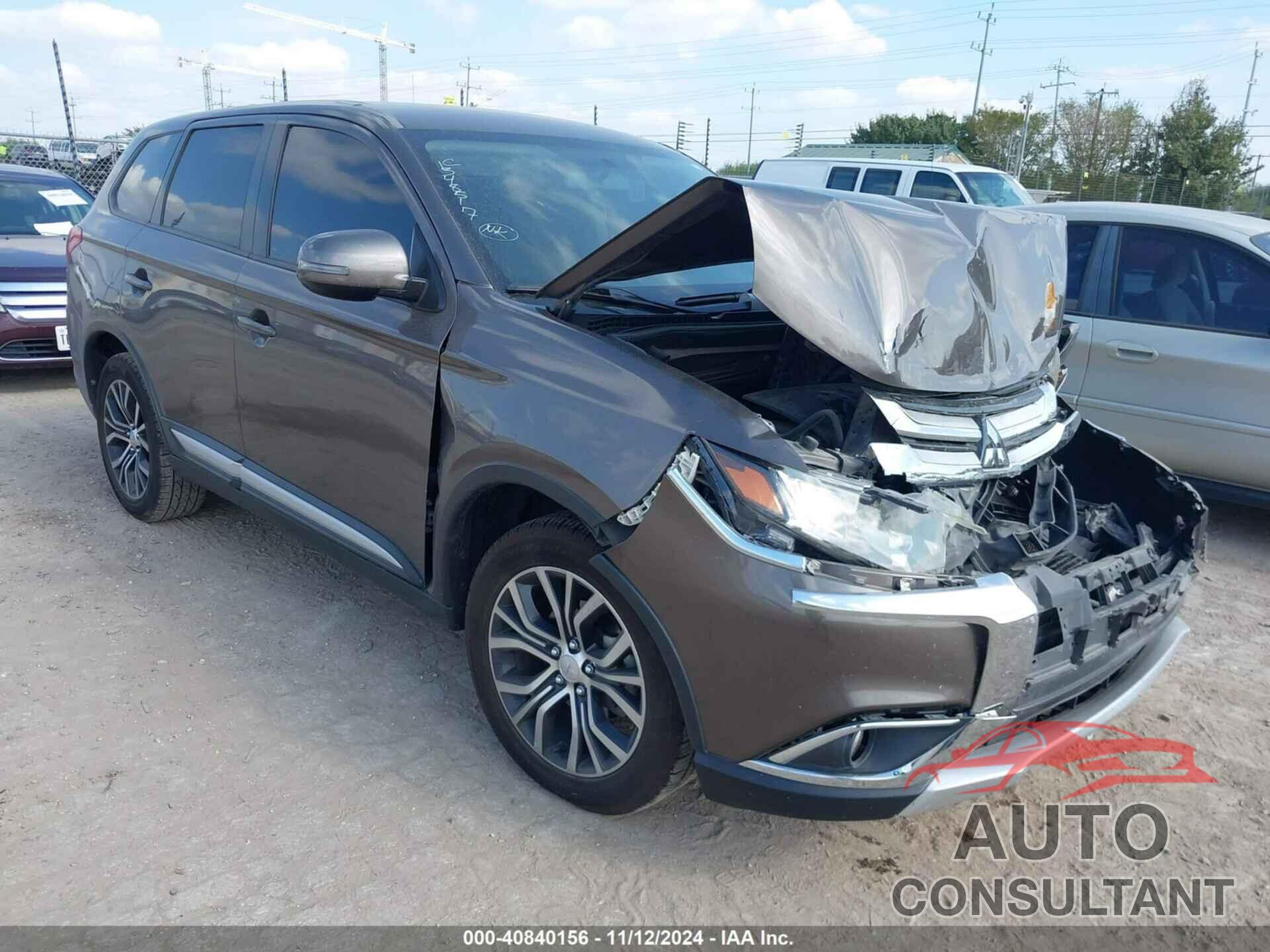 MITSUBISHI OUTLANDER 2018 - JA4AD3A39JZ009452