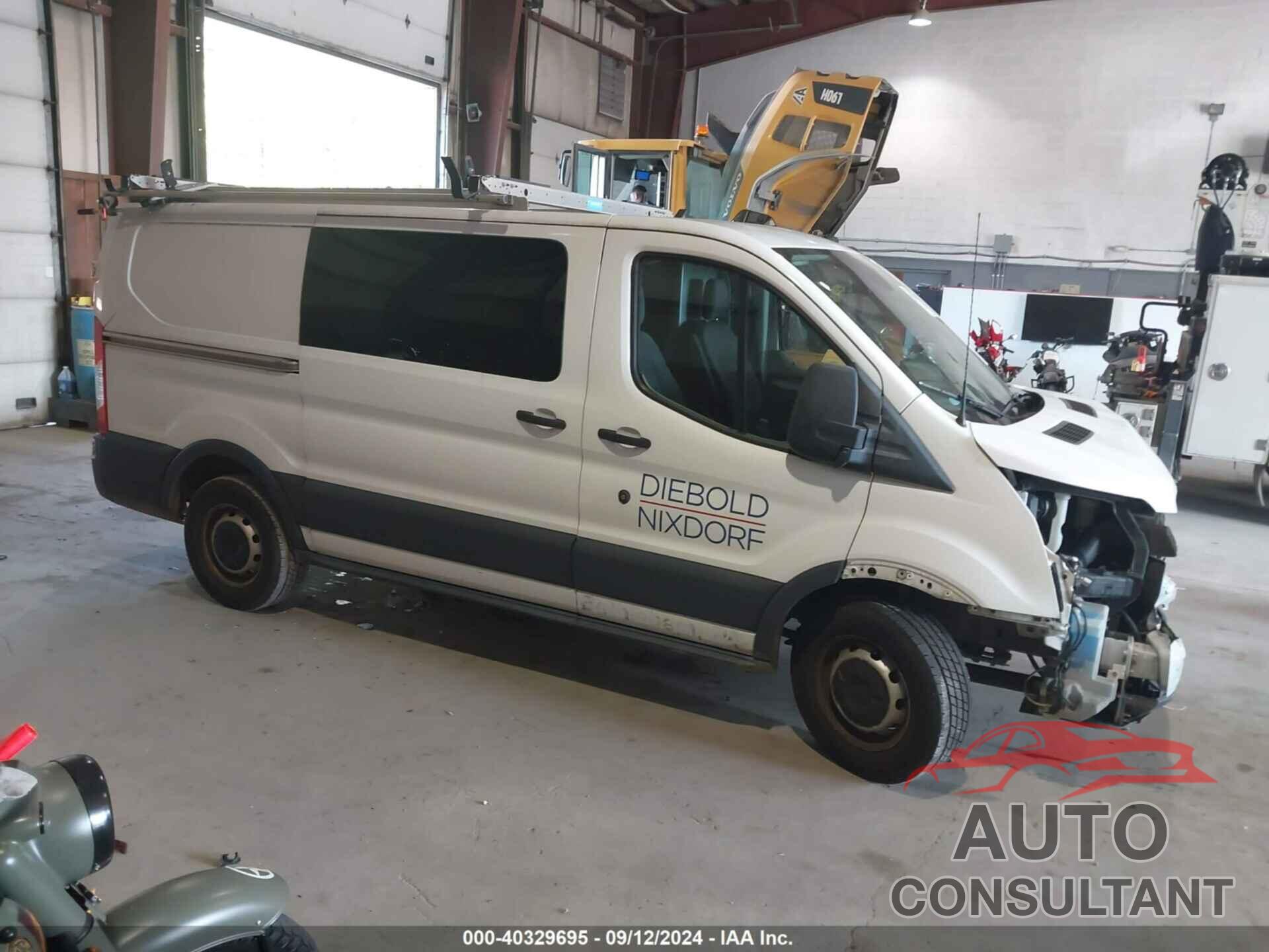 FORD TRANSIT-150 2018 - 1FTYE1YM6JKB35703