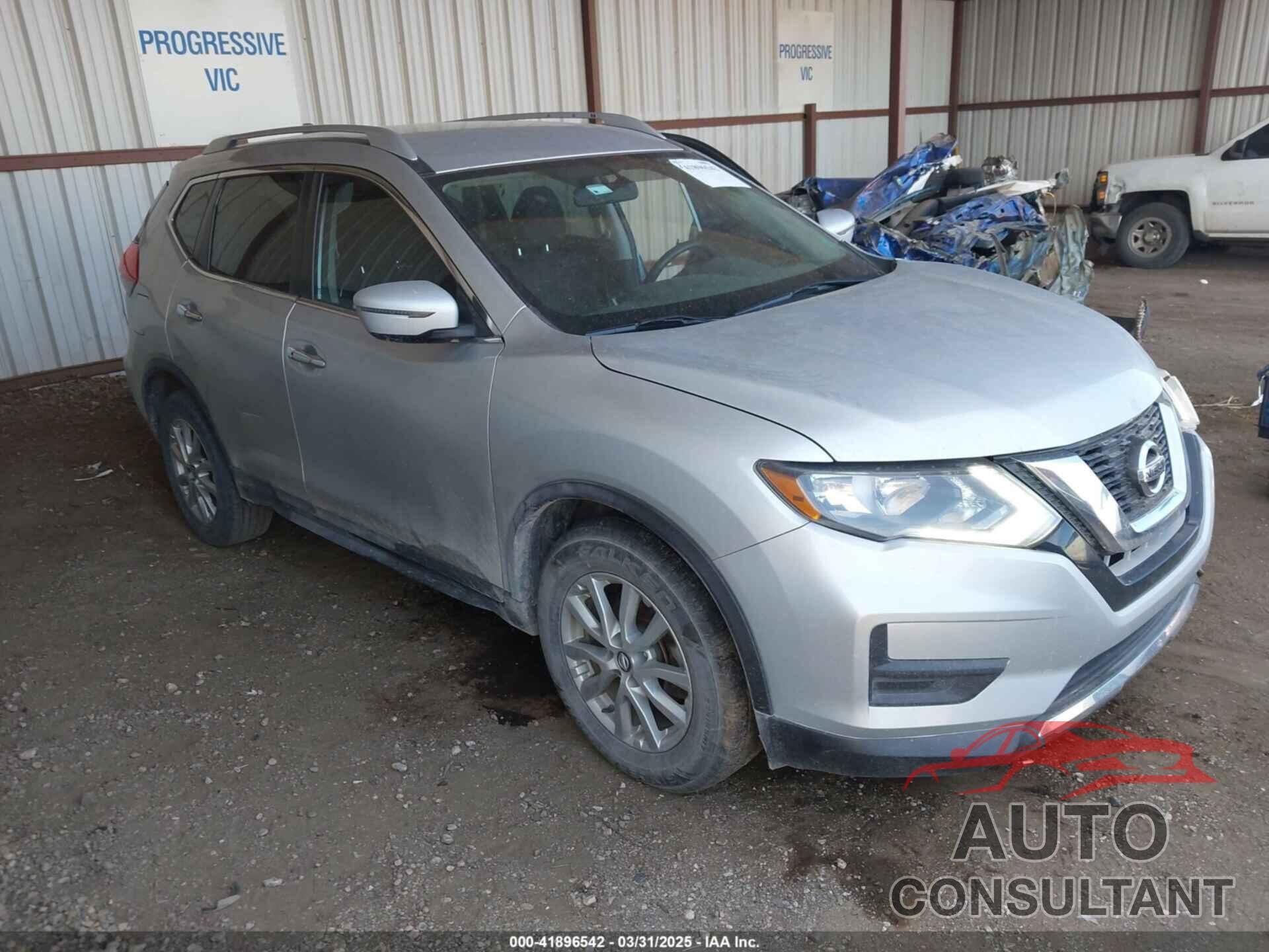 NISSAN ROGUE 2017 - KNMAT2MT4HP550008