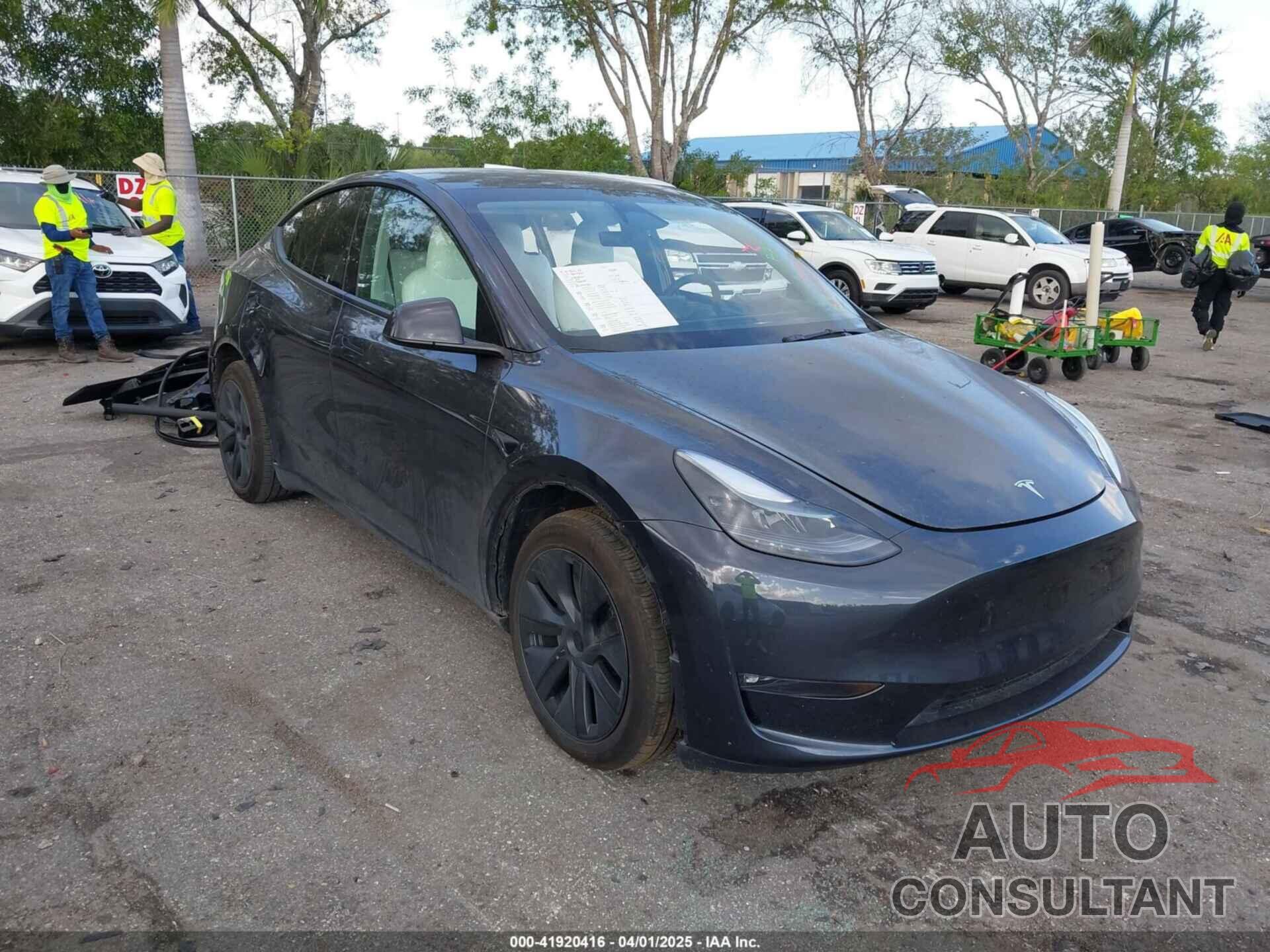 TESLA MODEL Y 2024 - 7SAYGAEE0RF190246