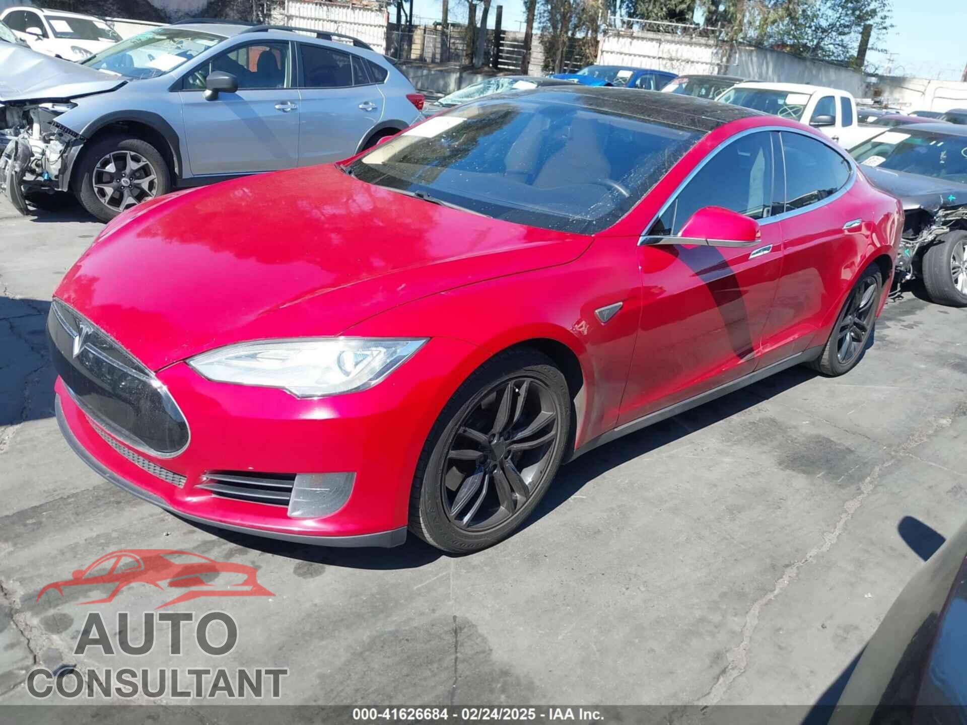 TESLA MODEL S 2013 - 5YJSA1CN1DFP09577