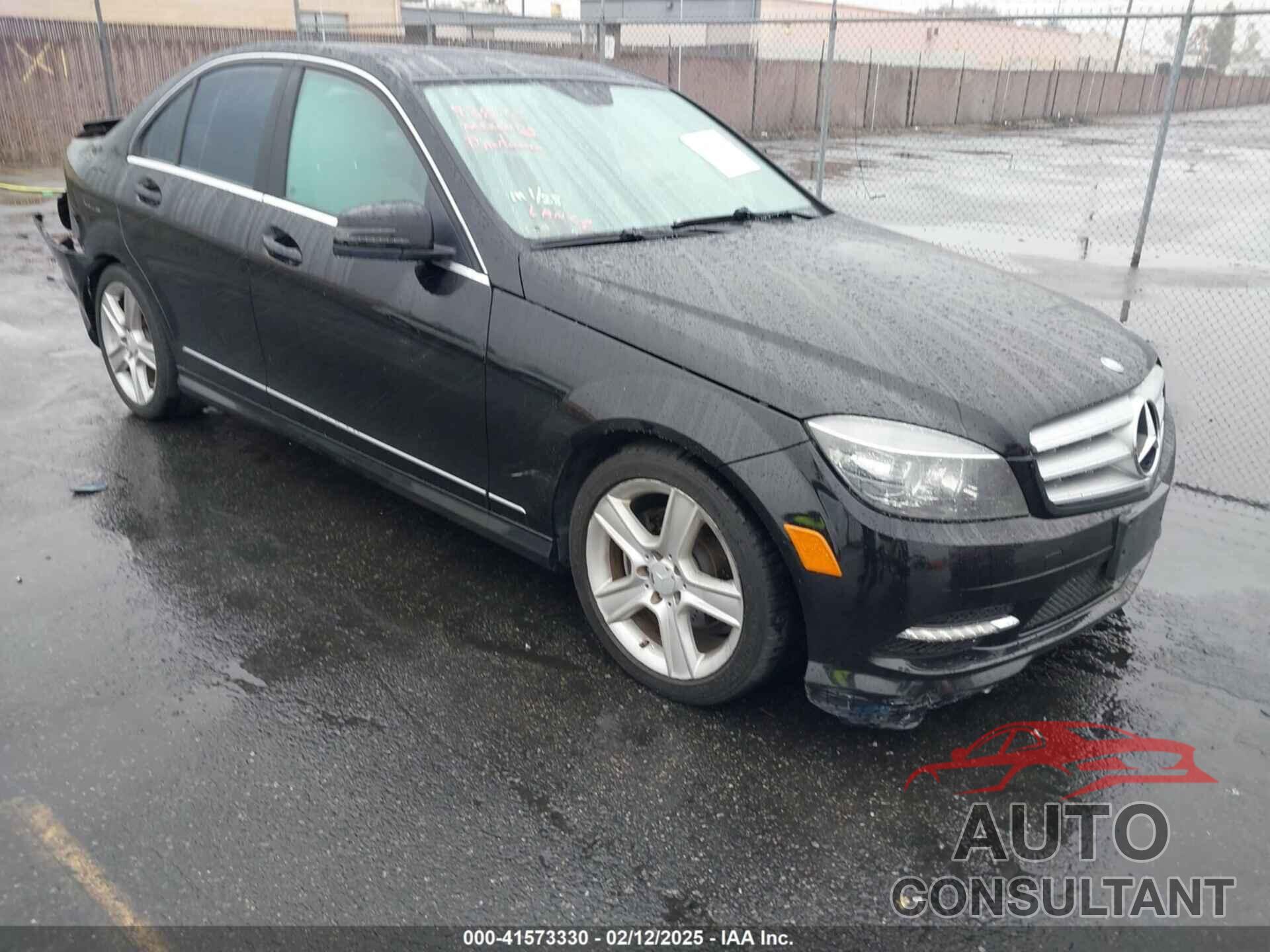 MERCEDES-BENZ C 300 2011 - WDDGF5EB1BR184129