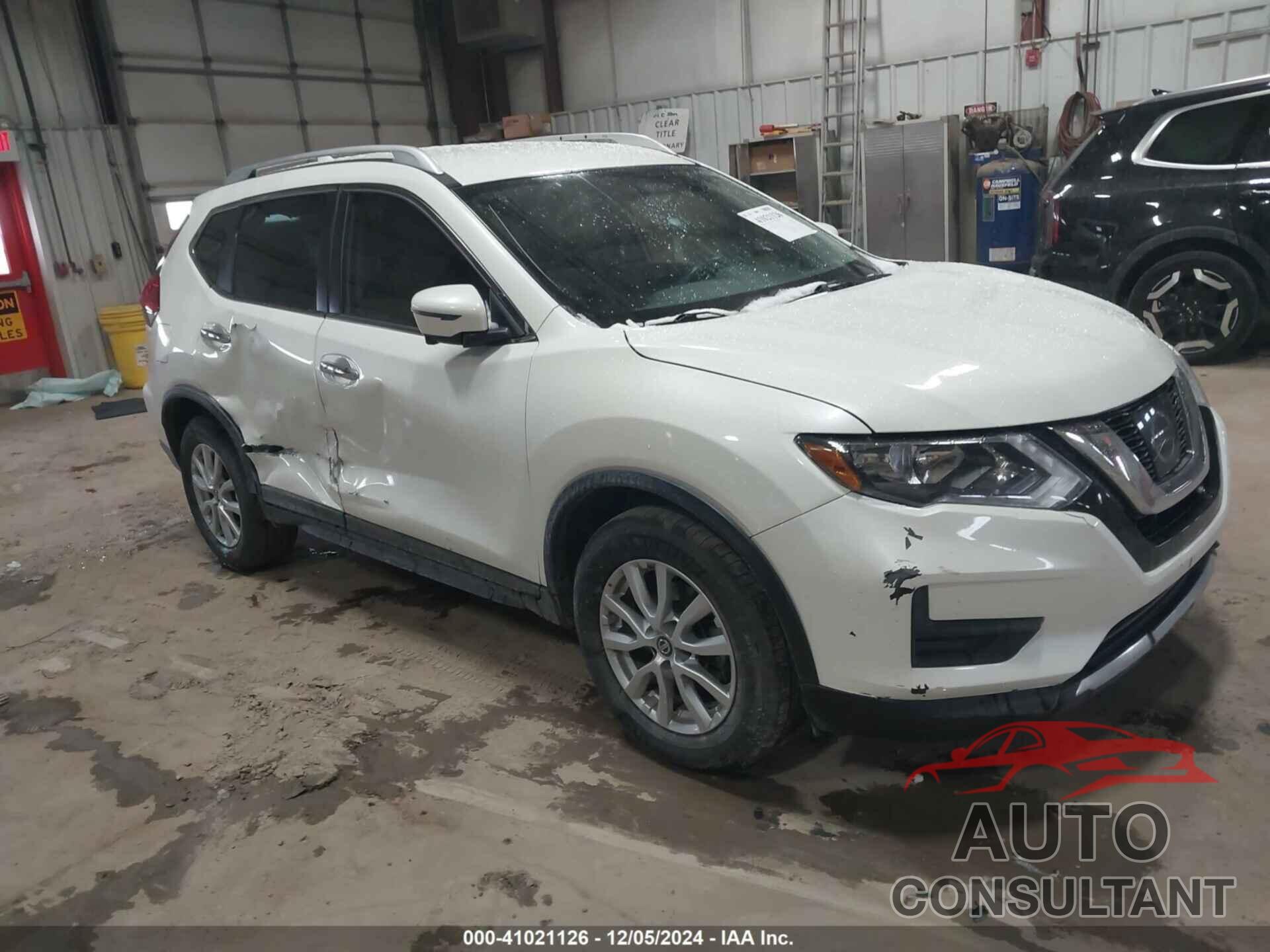 NISSAN ROGUE 2017 - KNMAT2MT4HP581162