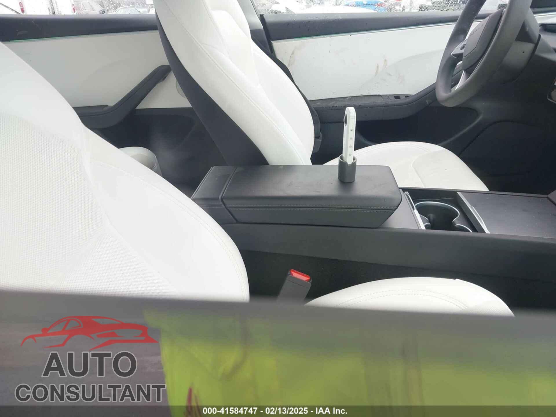 TESLA MODEL 3 2024 - 5YJ3E1EA9RF857020