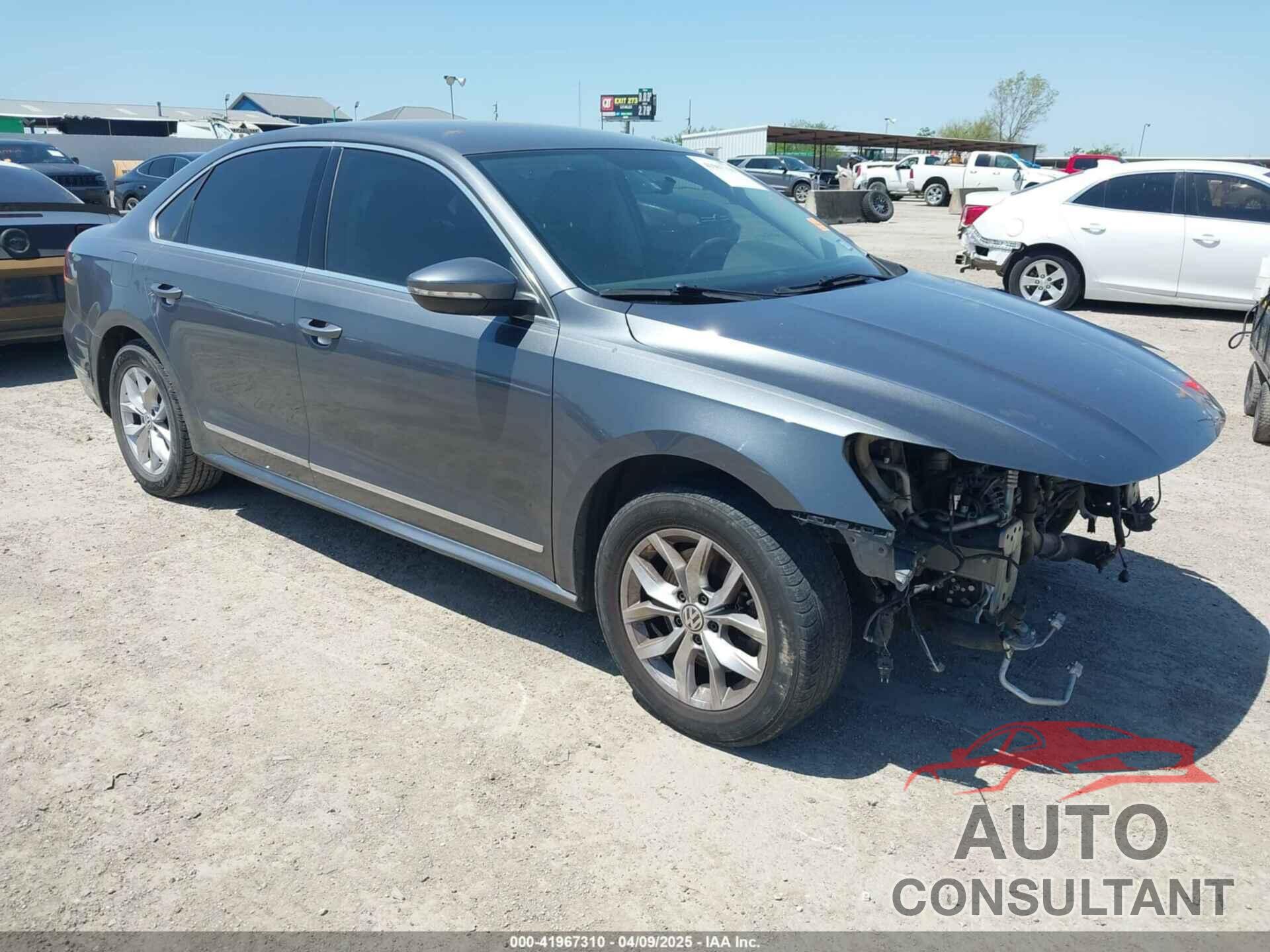 VOLKSWAGEN PASSAT 2017 - 1VWAT7A37HC069014