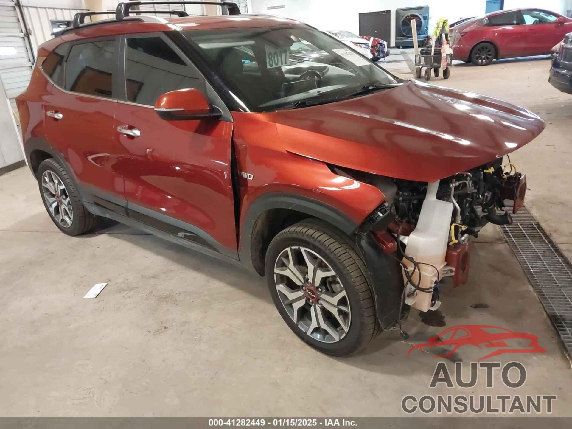 KIA SELTOS 2023 - KNDETCA20P7356500