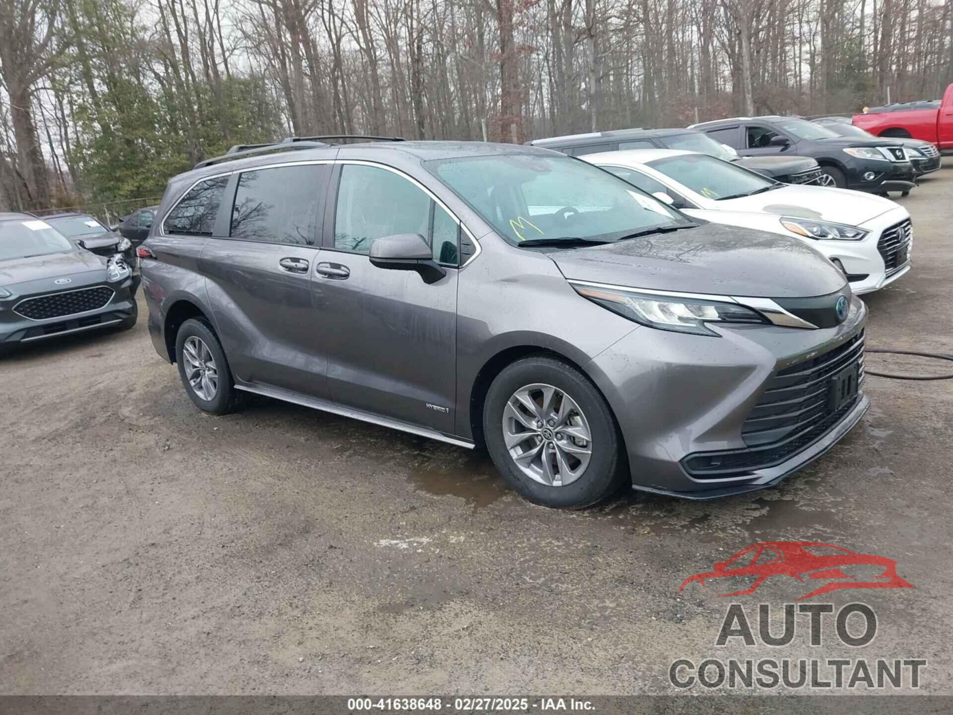 TOYOTA SIENNA 2021 - 5TDKSKFC1MS030501