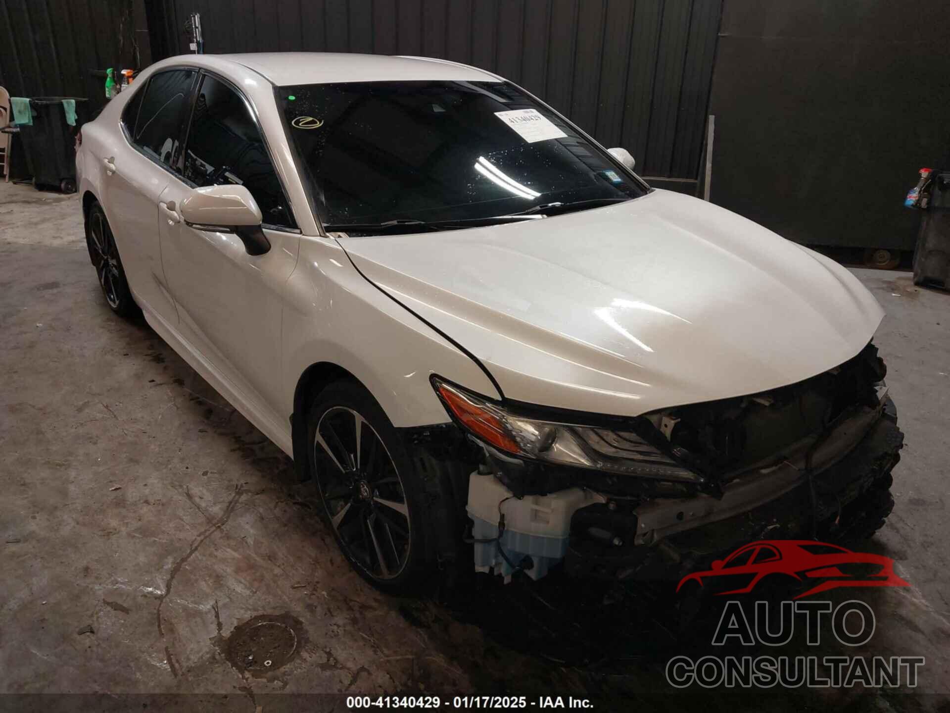 TOYOTA CAMRY 2018 - 4T1B61HK0JU153826