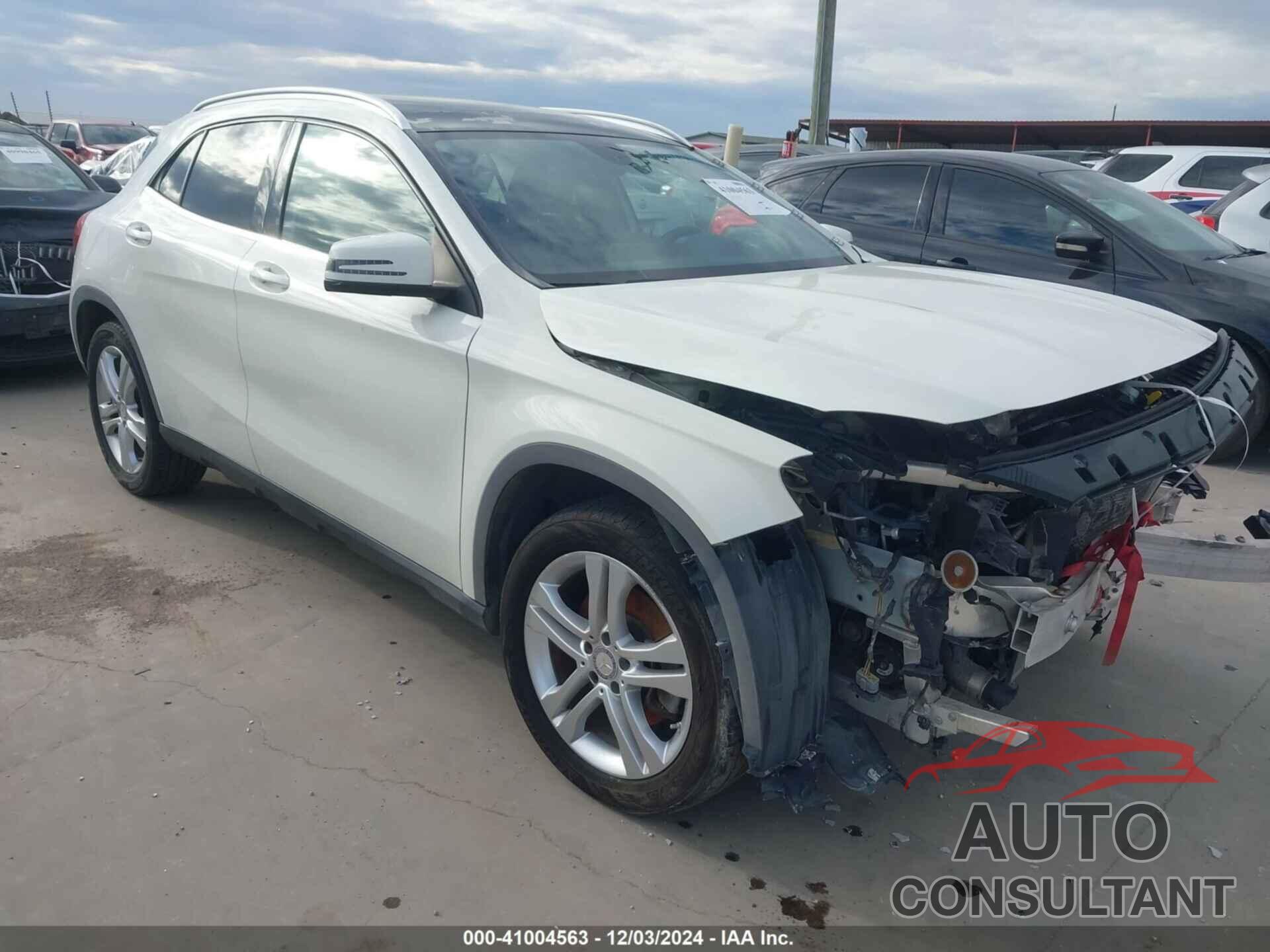 MERCEDES-BENZ GLA 250 2015 - WDCTG4GB5FJ070498