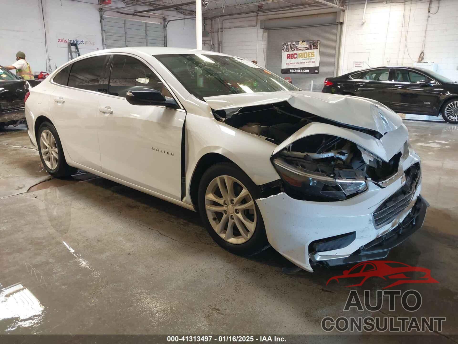CHEVROLET MALIBU 2017 - 1G1ZE5ST1HF233996