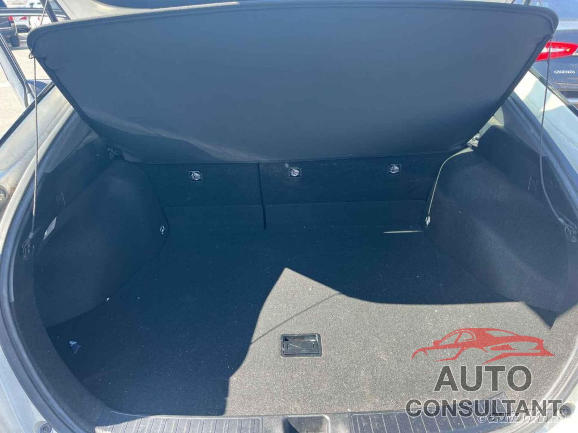 TOYOTA PRIUS 2018 - JTDKBRFU7J3074095