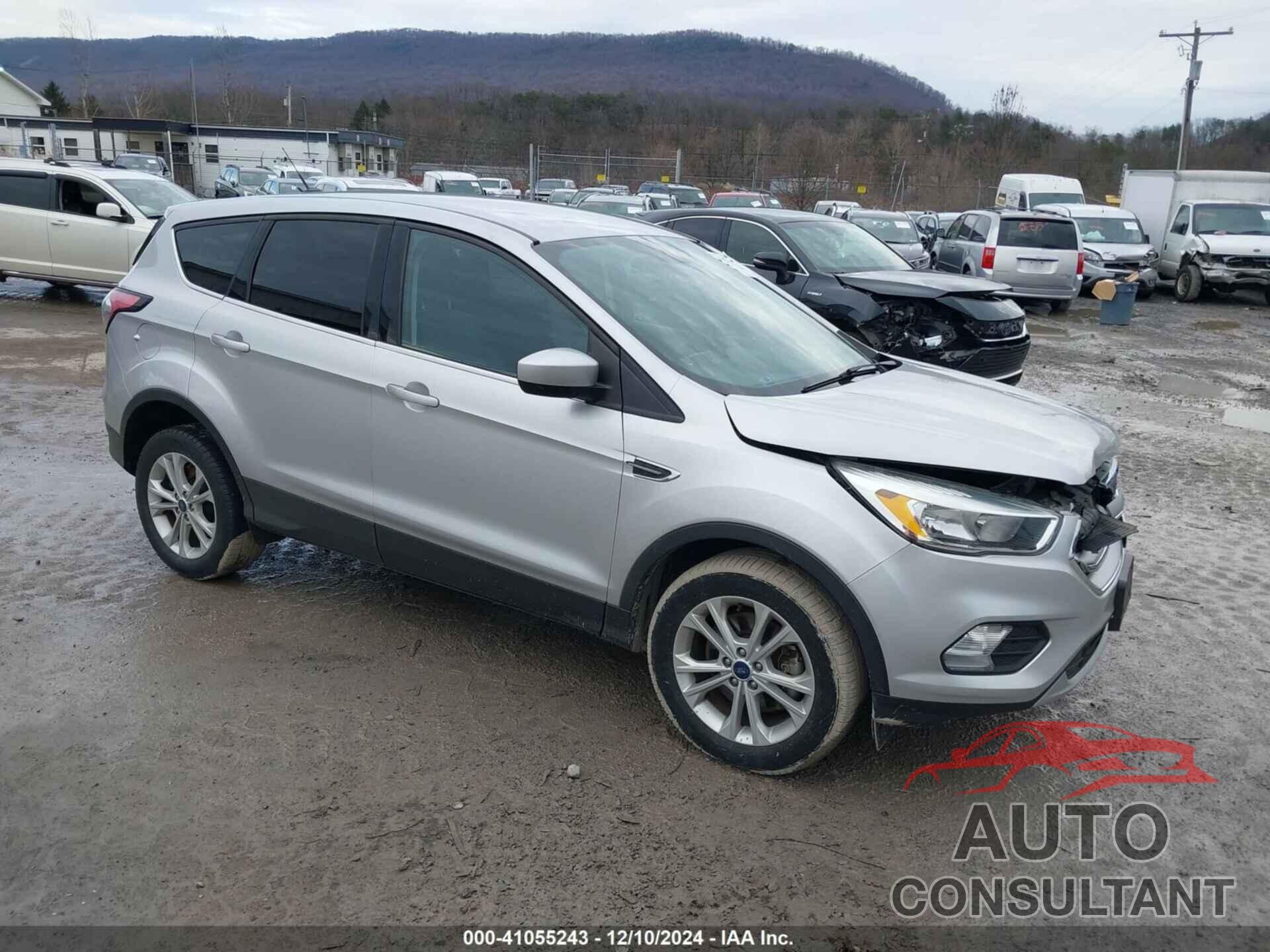 FORD ESCAPE 2017 - 1FMCU9GD1HUC06104