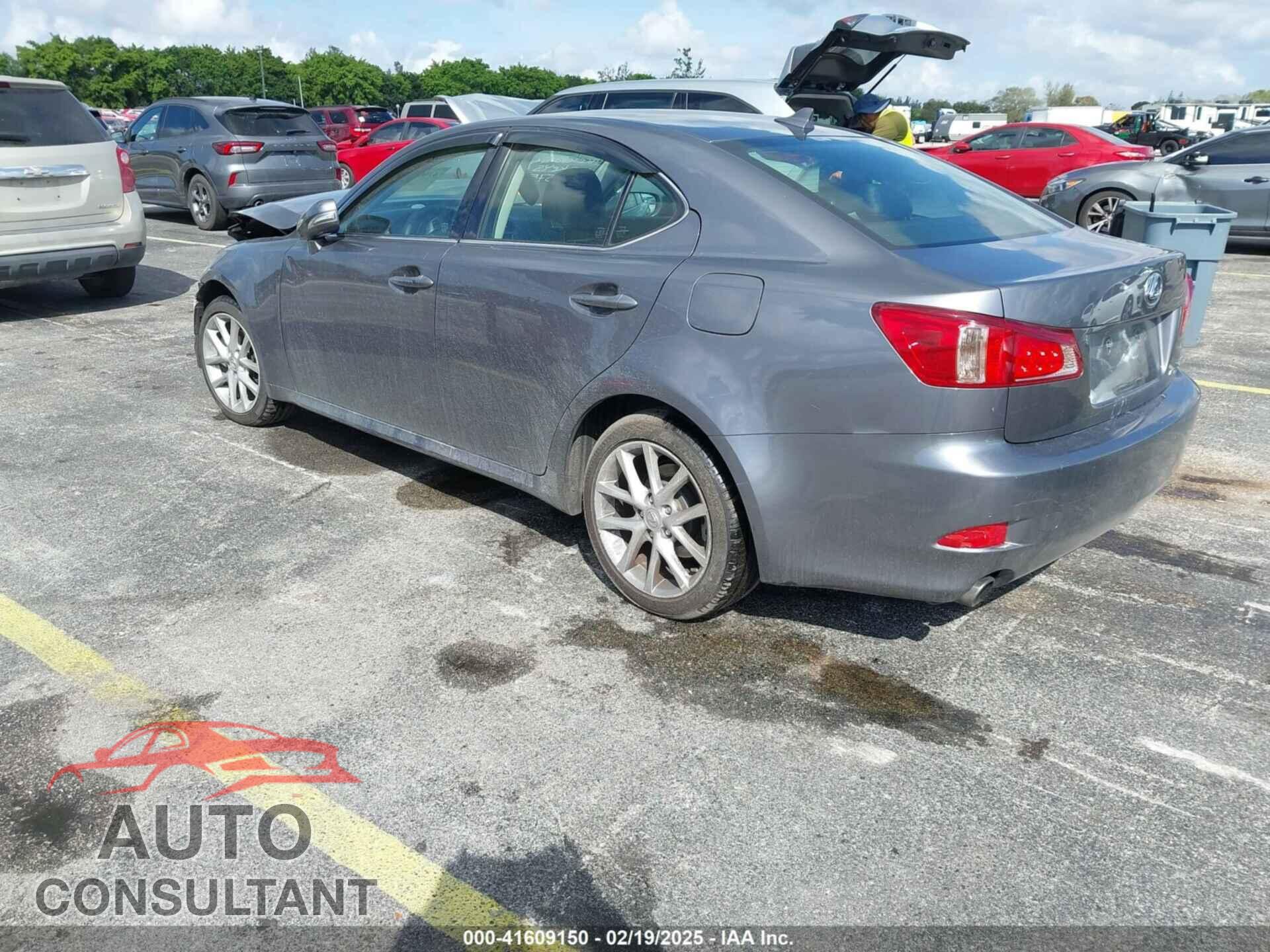LEXUS IS 2012 - JTHCF5C20C5055575