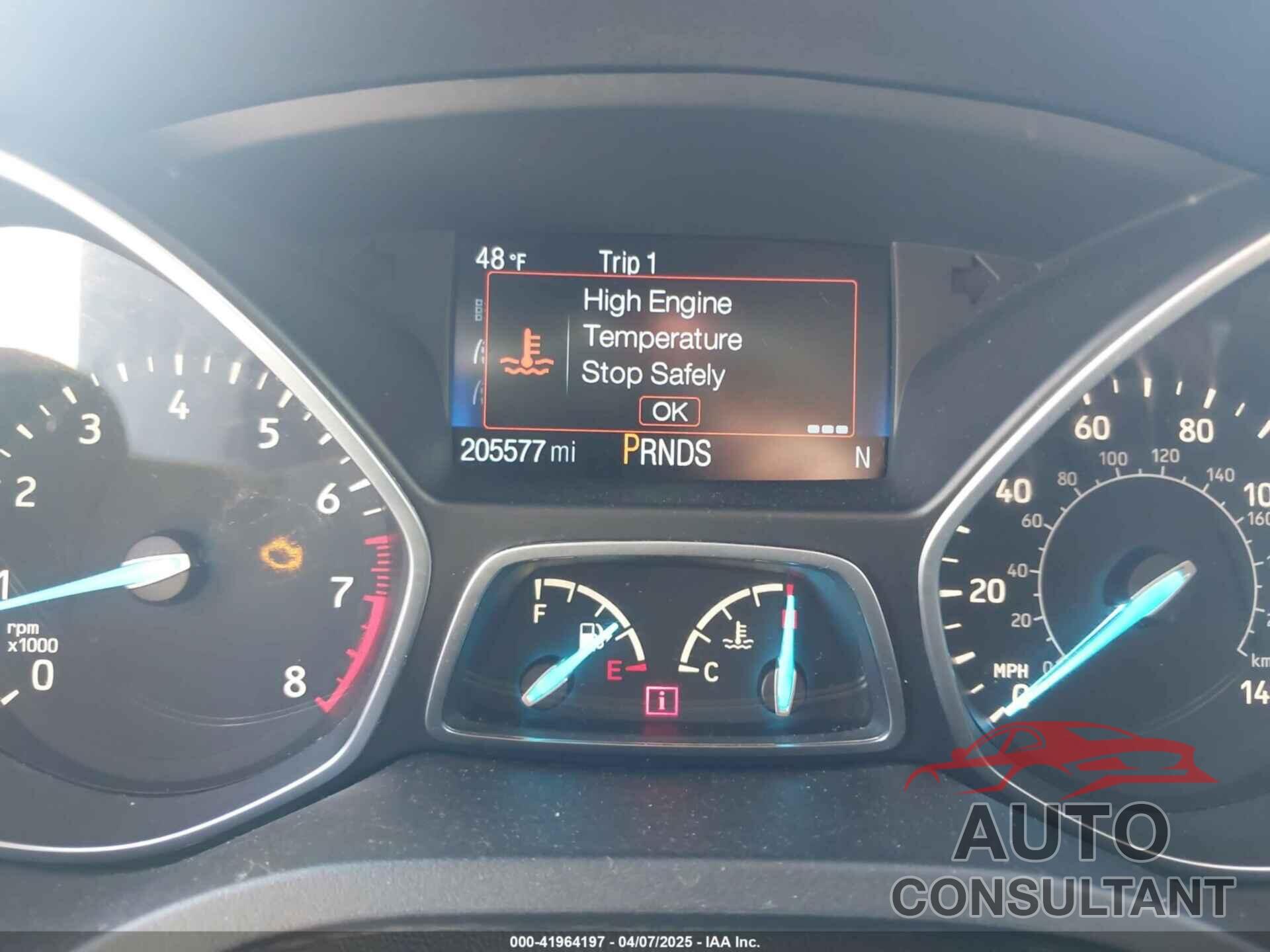 FORD ESCAPE 2017 - 1FMCU0GD7HUA38402