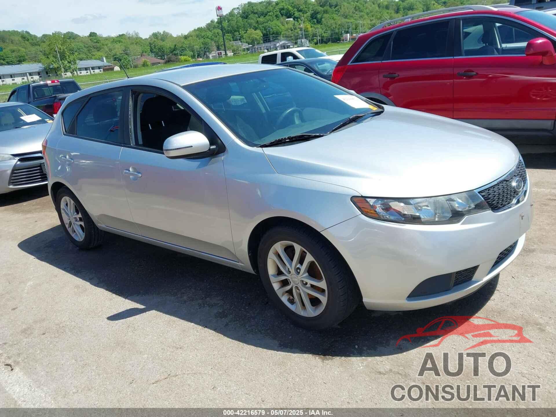 KIA FORTE 2011 - KNAFU5A23B5377856