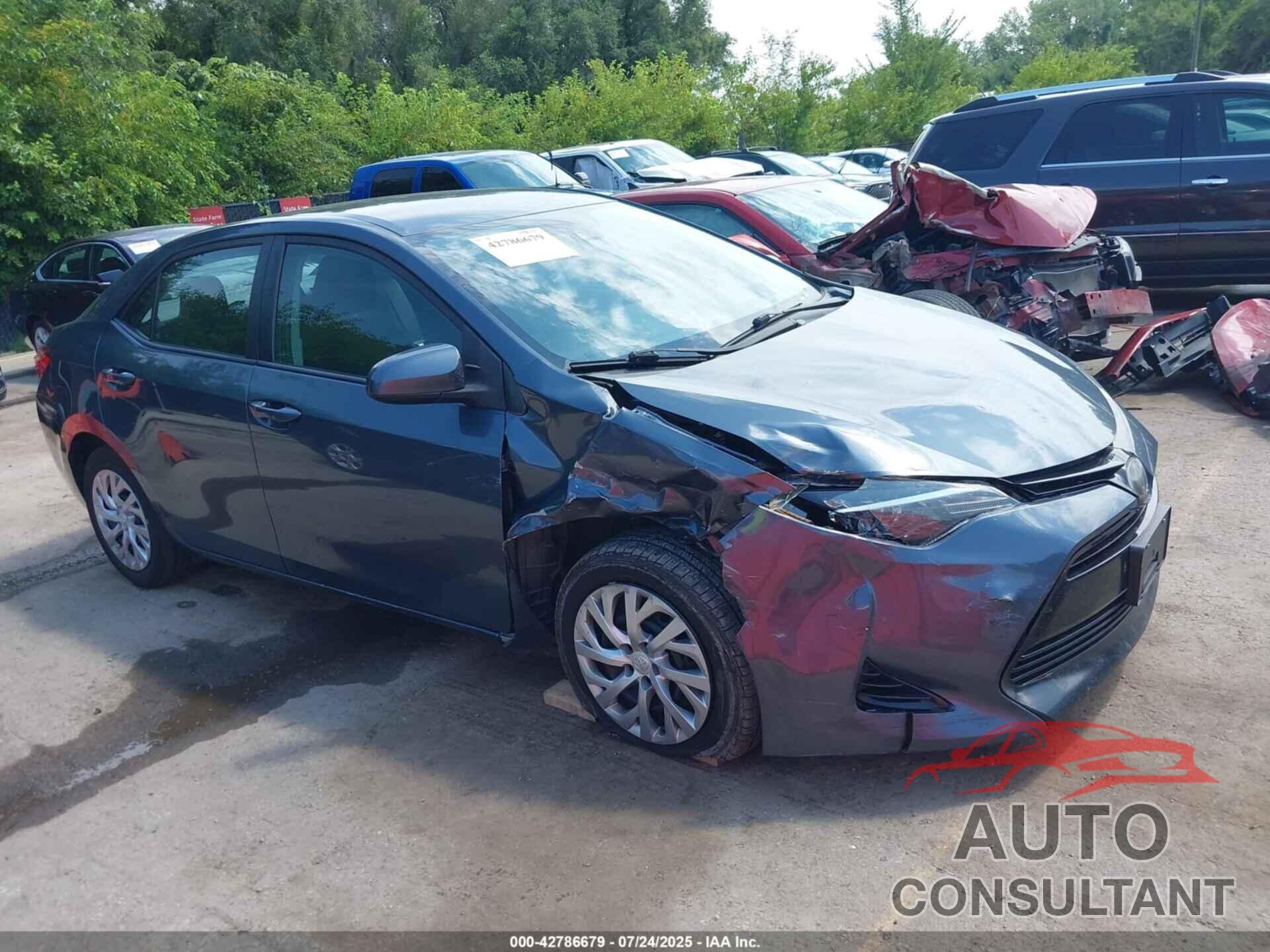 TOYOTA COROLLA 2018 - 5YFBURHEXJP839548