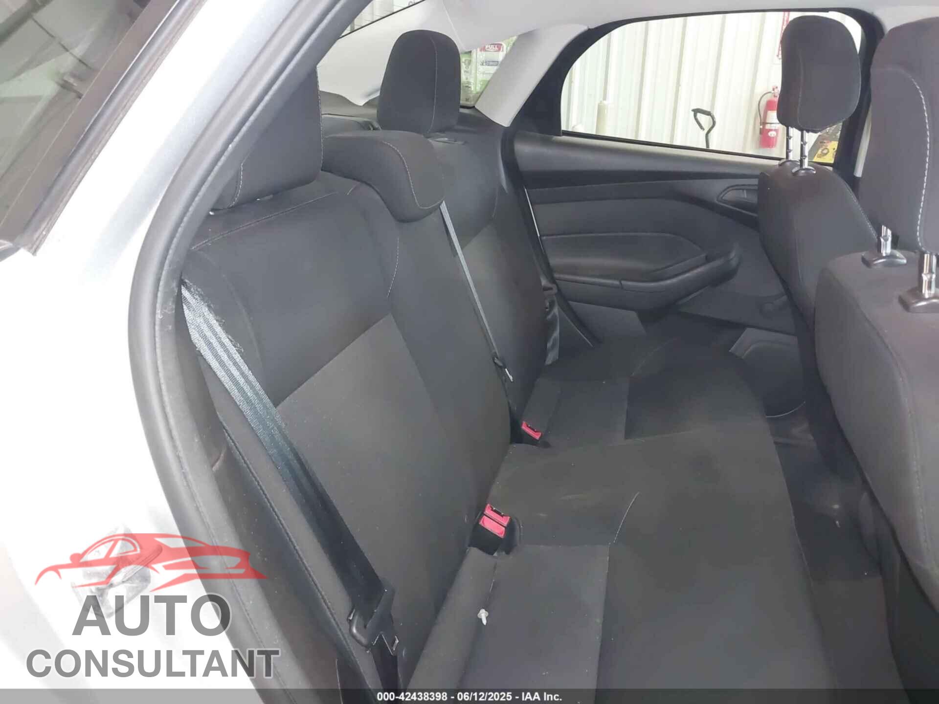 FORD FOCUS 2017 - 1FADP3E25HL222428