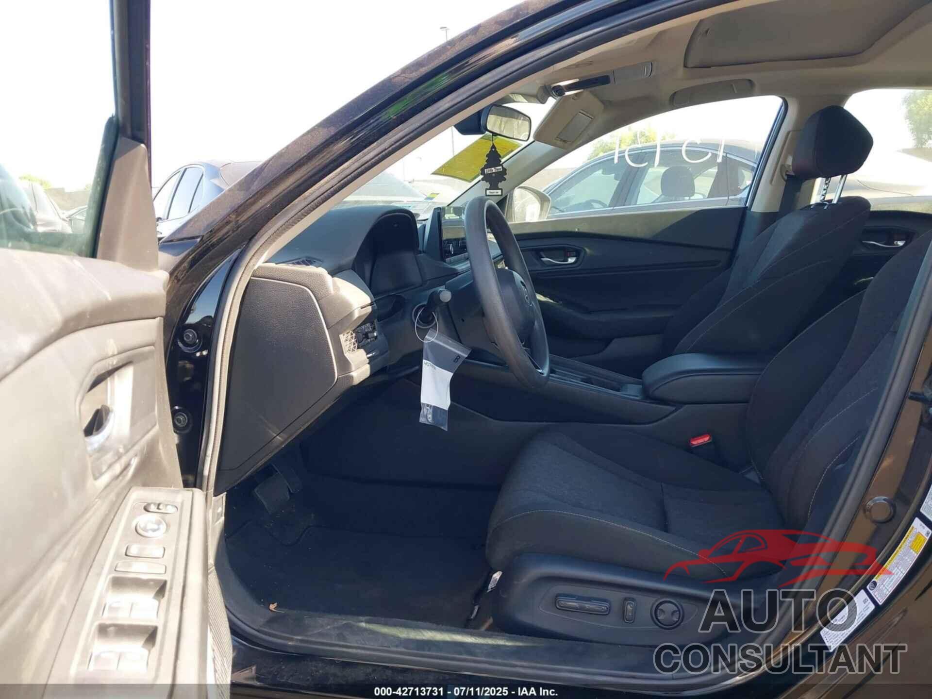 HONDA ACCORD 2023 - 1HGCY1F38PA007300